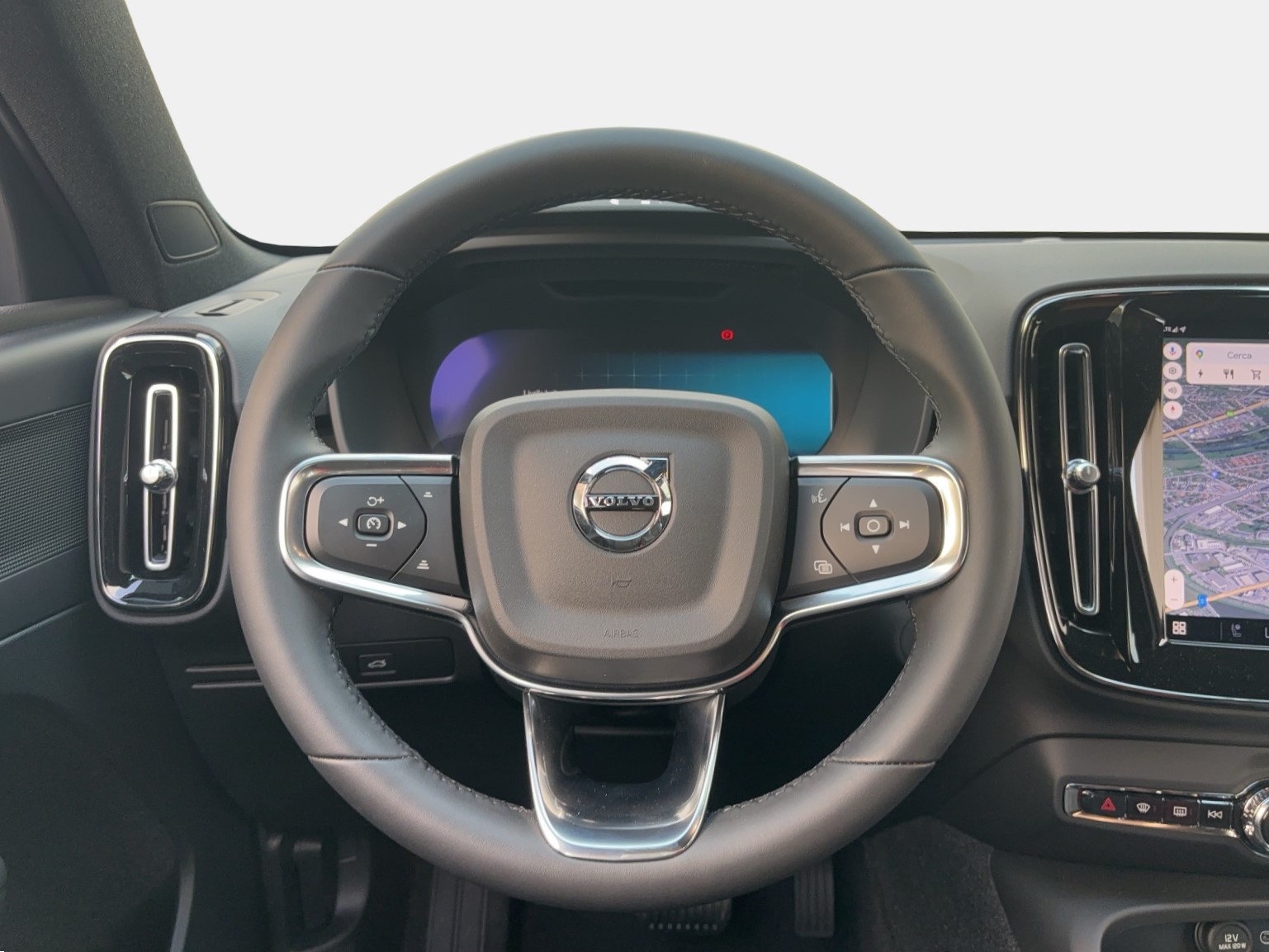 VOLVO XC40 Recharge E80 82kWh Plus RWD-image-9