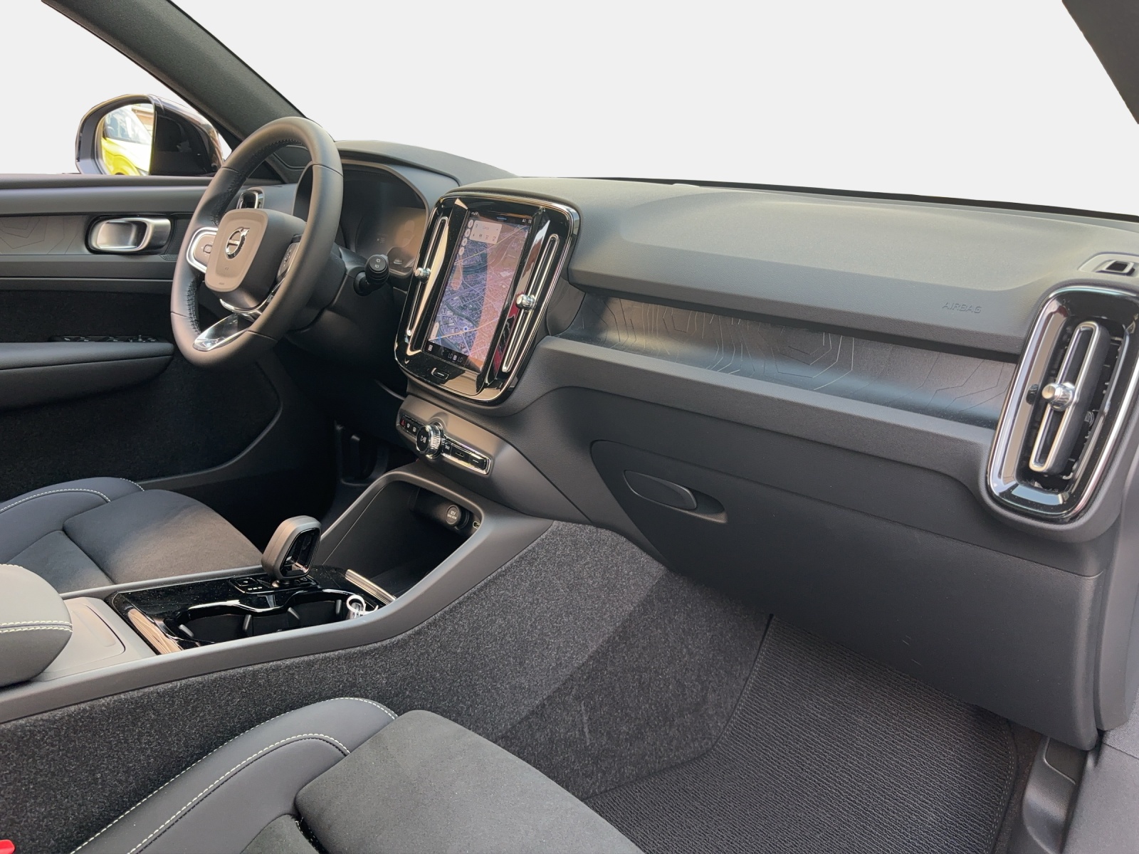 VOLVO XC40 Recharge E80 82kWh Plus RWD-image-15