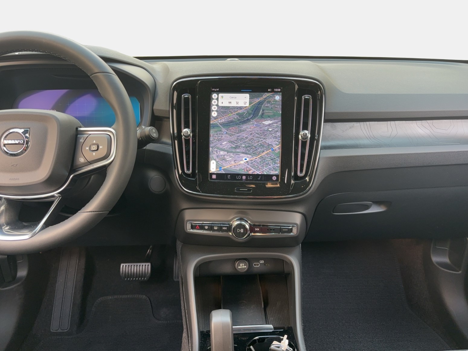 VOLVO XC40 Recharge E80 82kWh Plus RWD-image-10