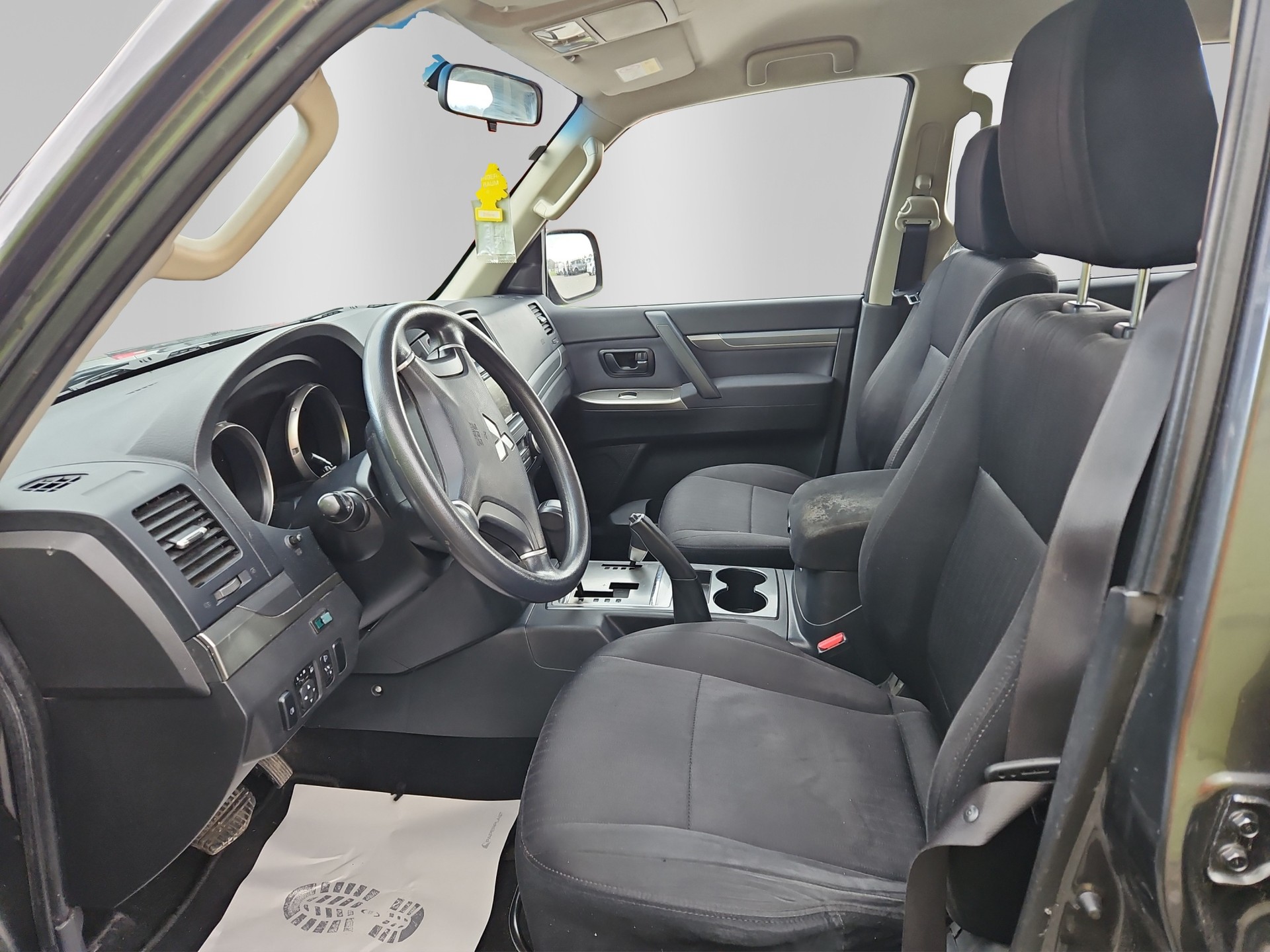 MITSUBISHI Pajero 3.2 DI-D Professional Plus Automatic-image-7