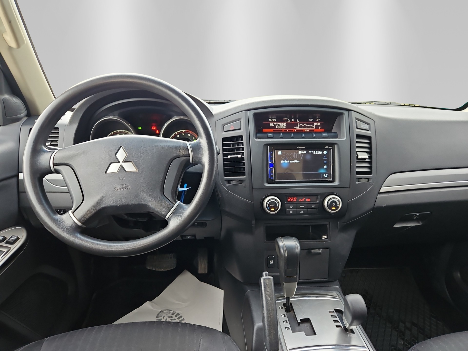 MITSUBISHI Pajero 3.2 DI-D Professional Plus Automatic-image-8