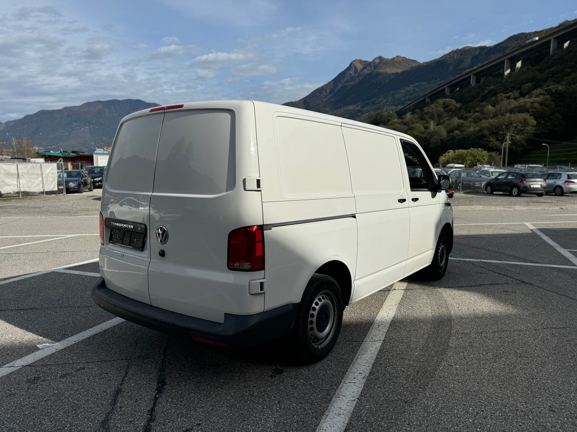 VW T6.1 2.0 TDI-image-2