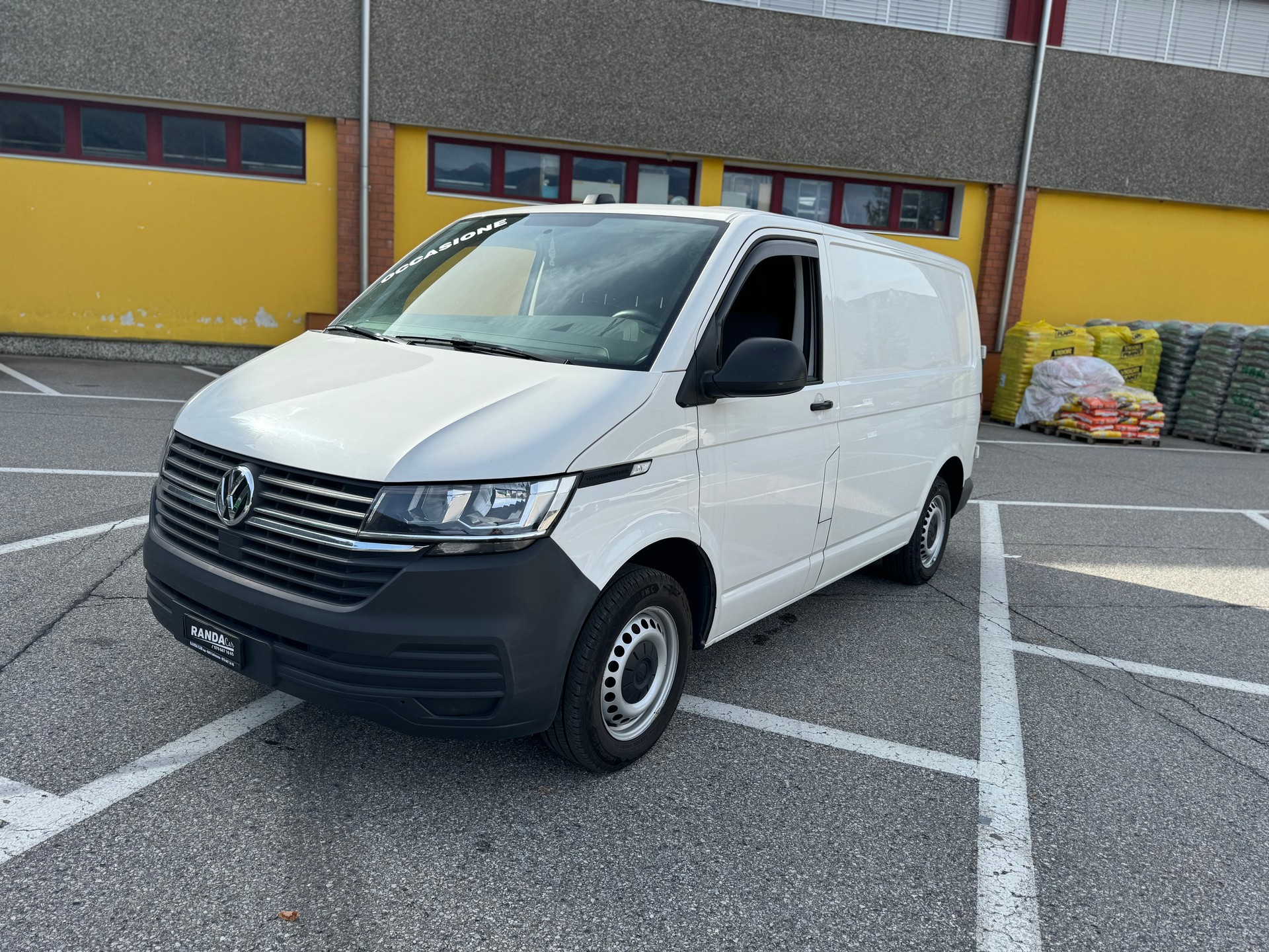 VW T6.1 2.0 TDI-image-1