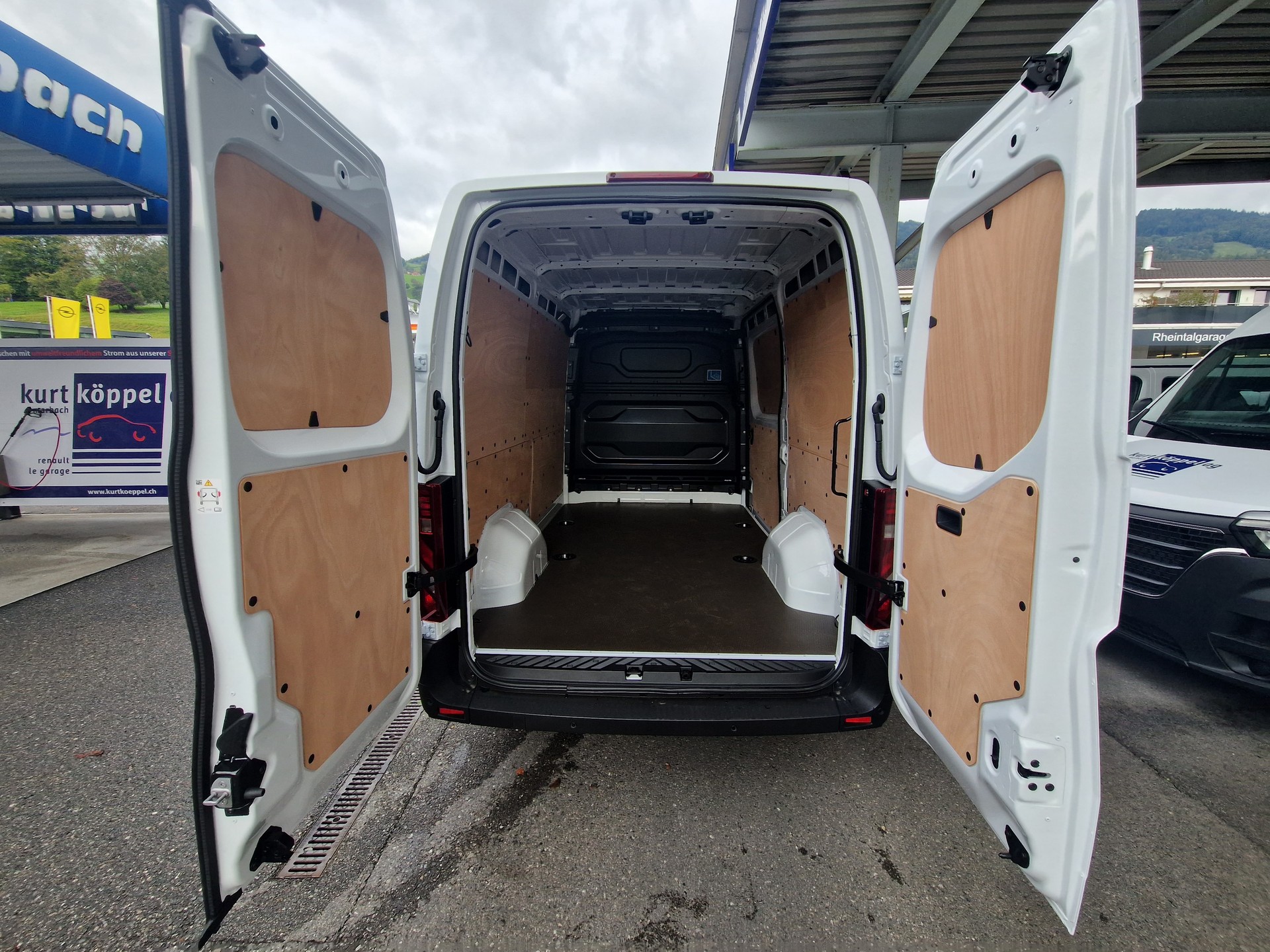 RENAULT Master Kaw. 3.5 t L2H2 2.0 Blue dCi 130-image-4