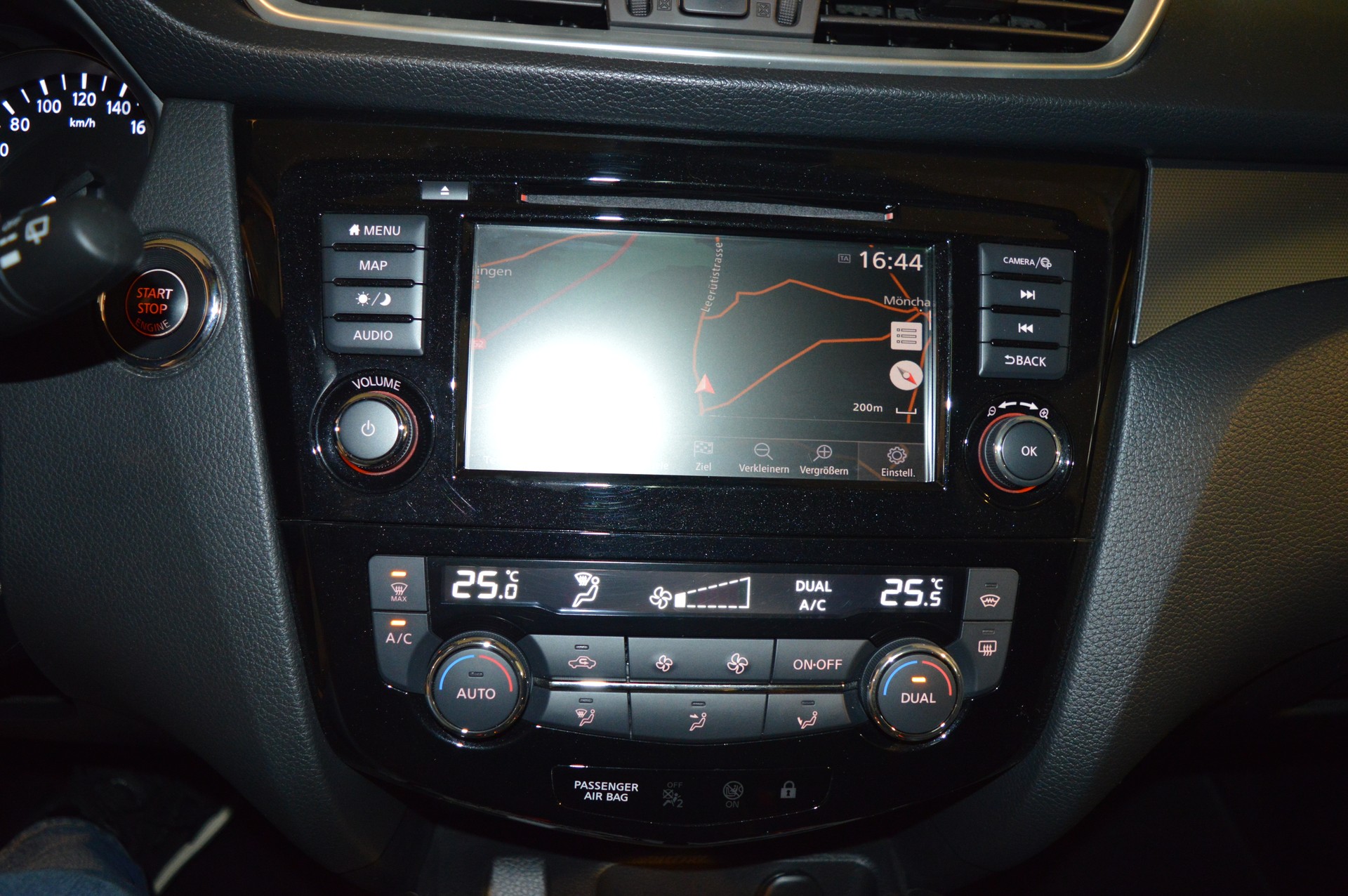 NISSAN Qashqai 1.7 dCi Tekna 4x4 Xtronic ALL-MODE 4x4-image-29