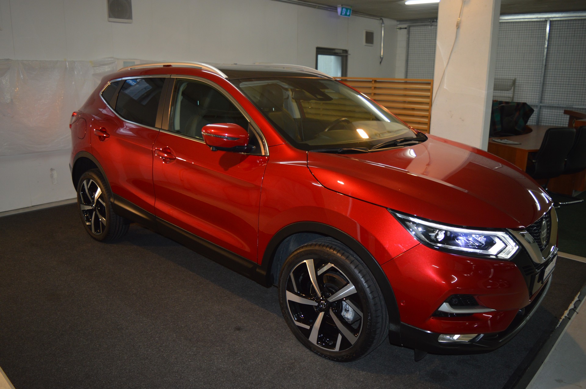 NISSAN Qashqai 1.7 dCi Tekna 4x4 Xtronic ALL-MODE 4x4-image-4