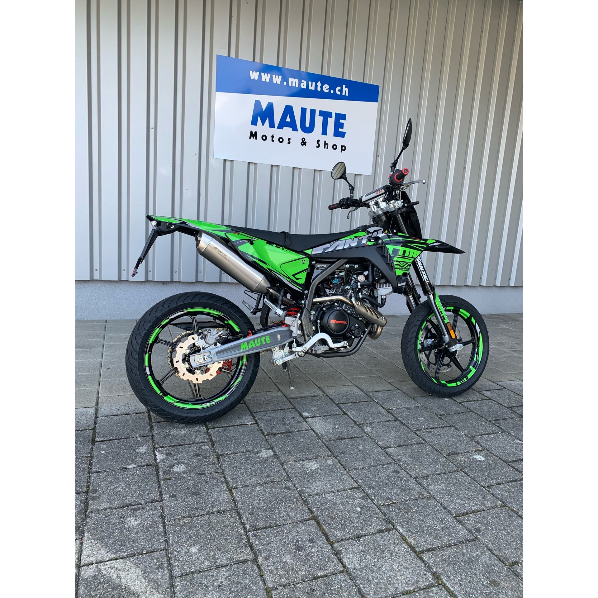 FANTIC XMF 125 Motard Performance-image-8