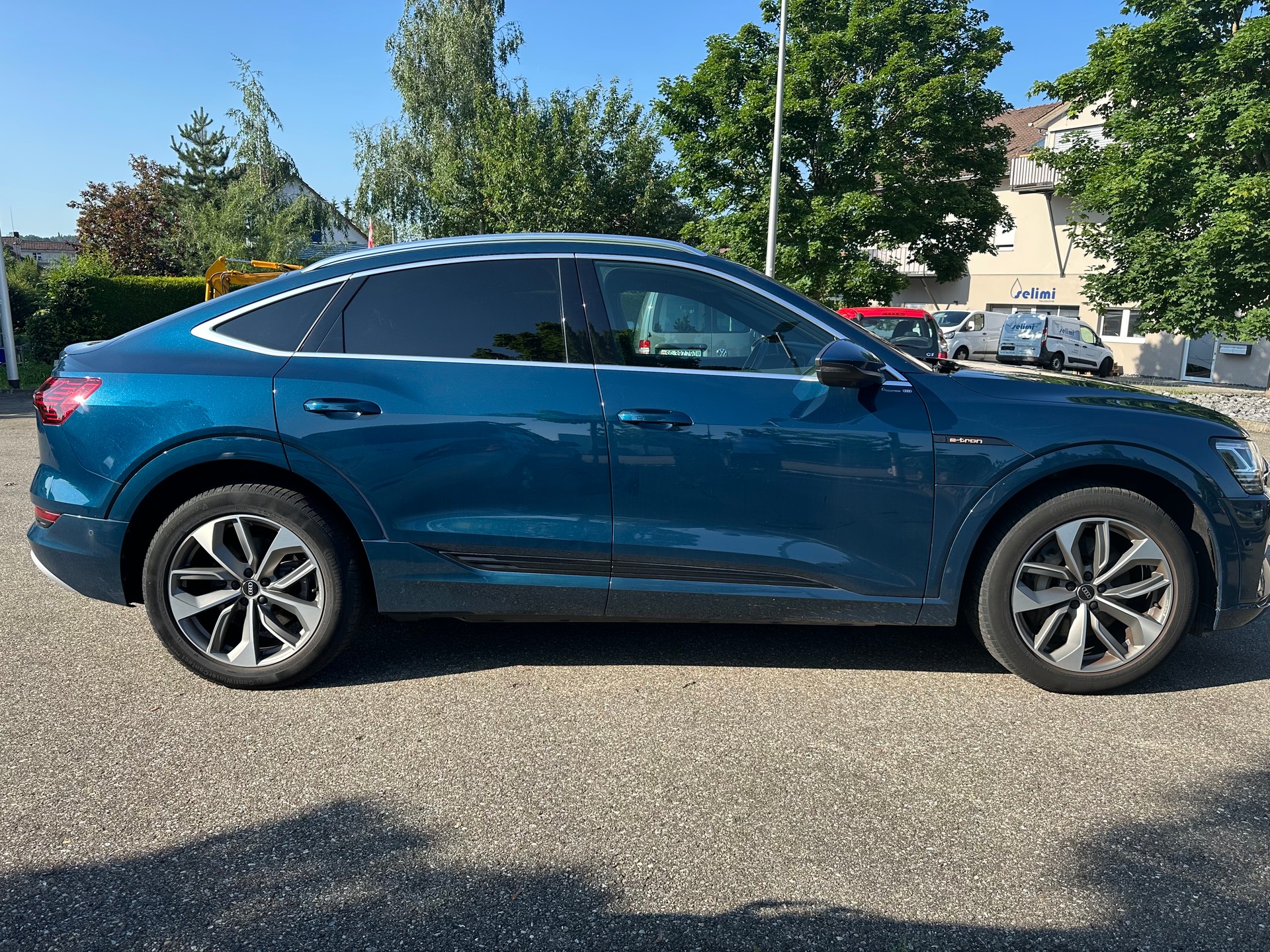 AUDI e-tron 50 Sportback quattro-image-5