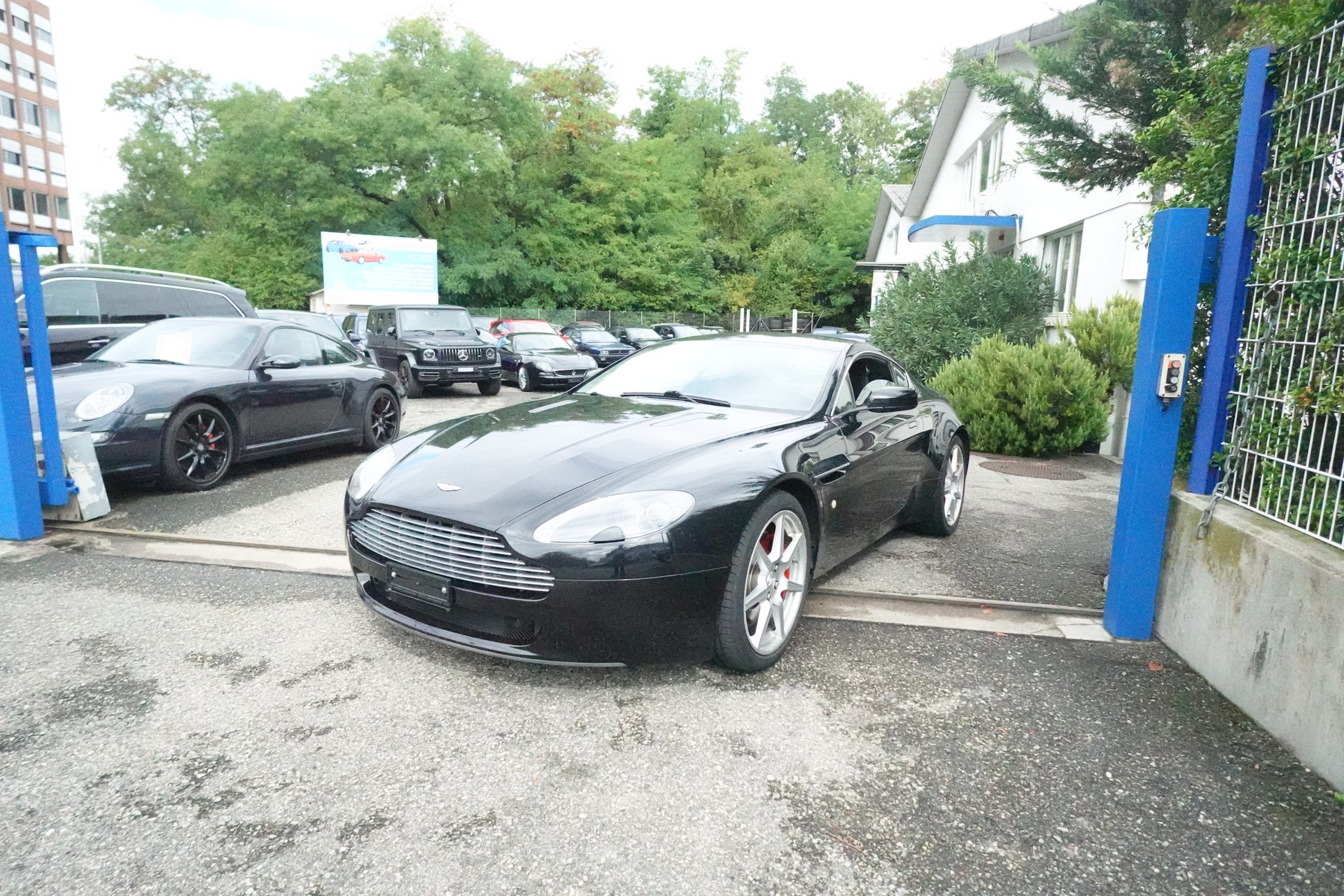 ASTON MARTIN V8 Vantage 4.3 Sportshift-image-1
