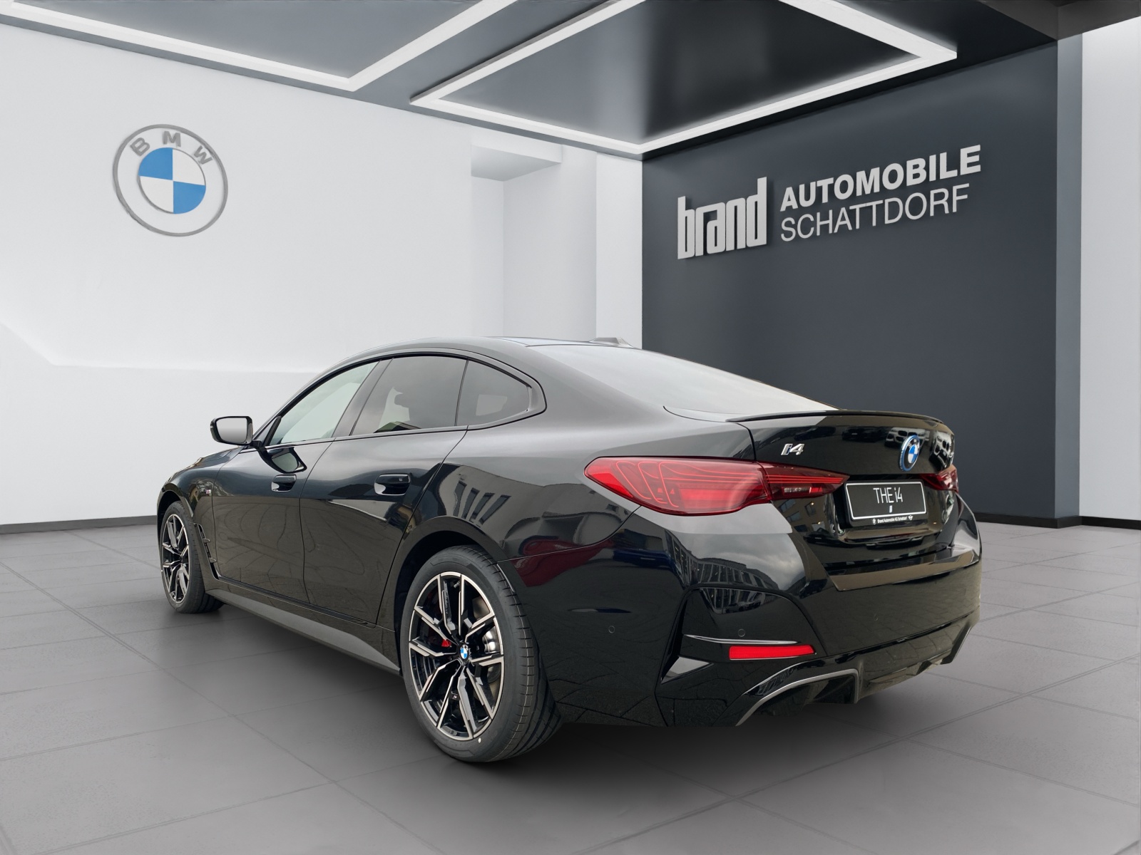 BMW i4 xDrive40-showroom-element-2