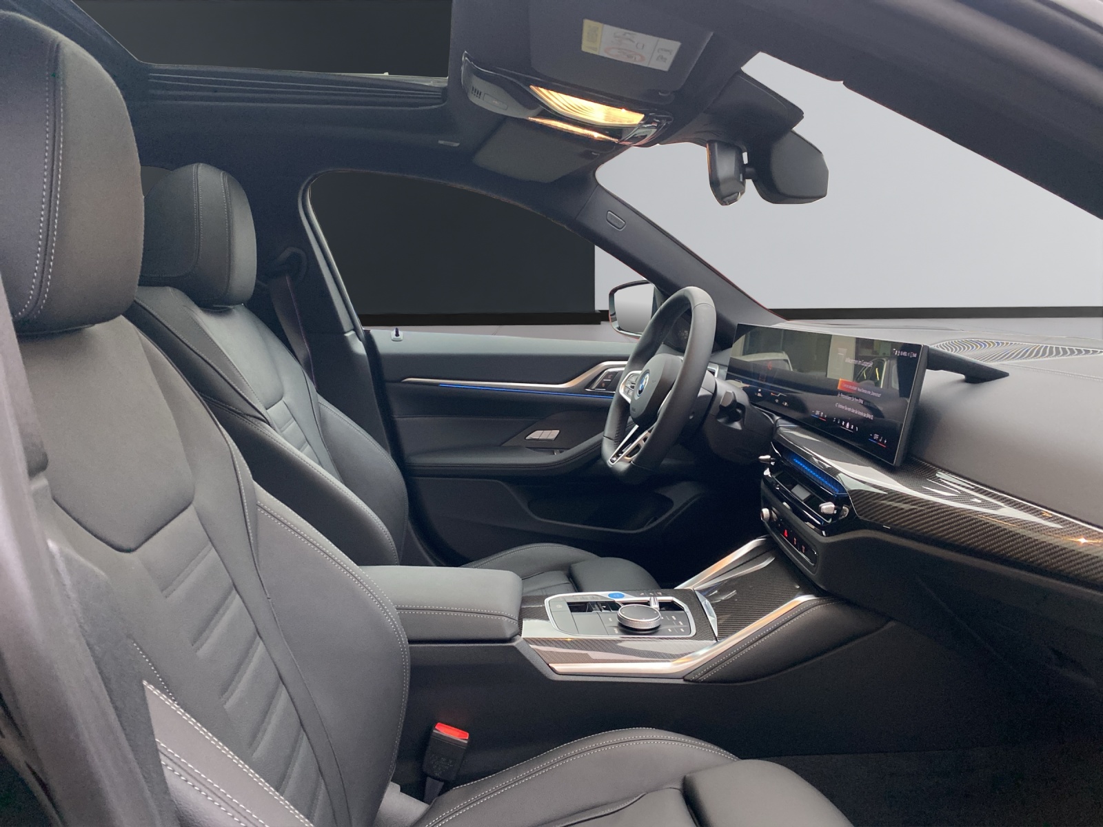 BMW i4 xDrive40-image-13