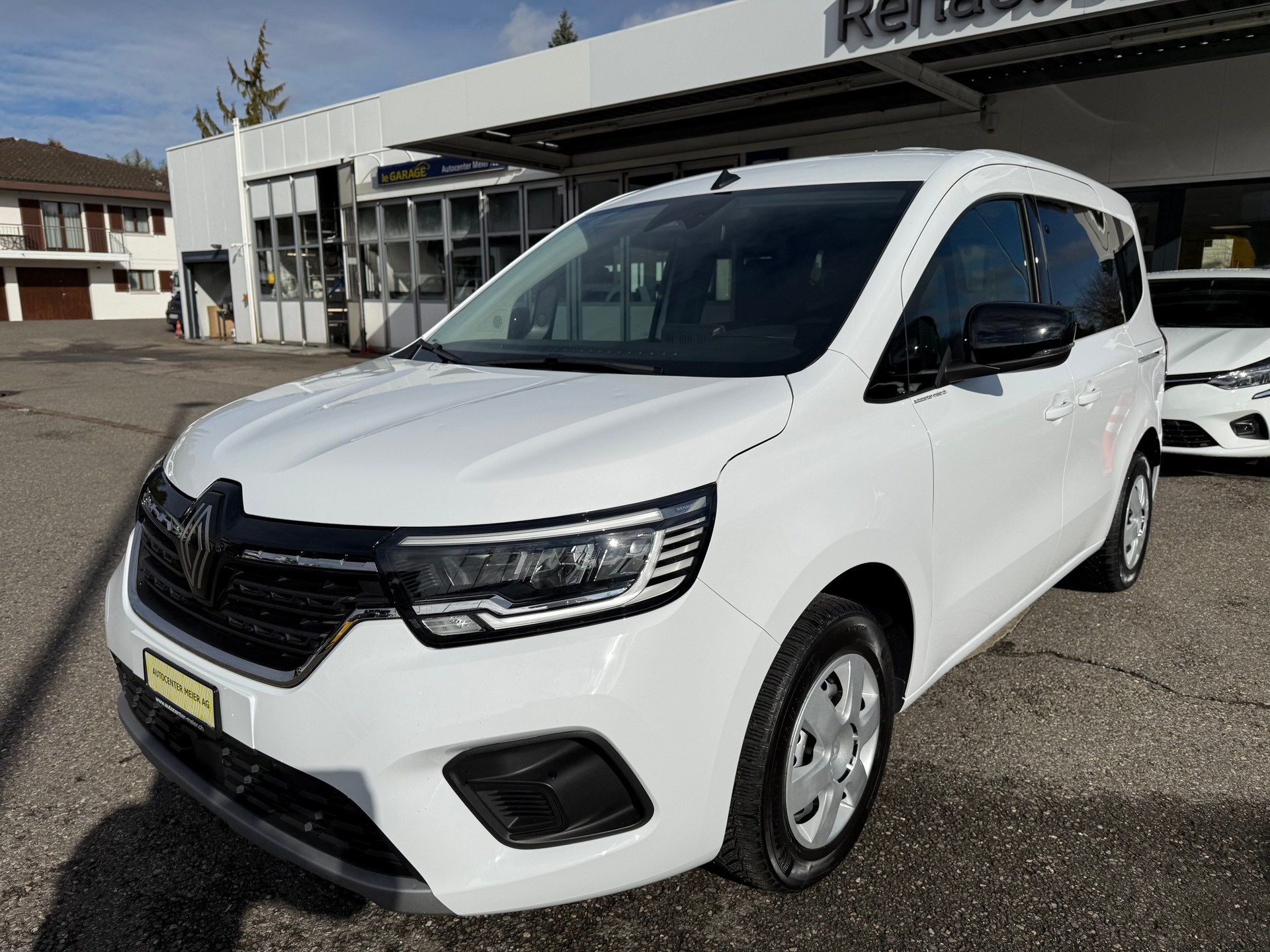 RENAULT Kangoo 1.3 TCe 100 PF Equilibre-showroom-element-1