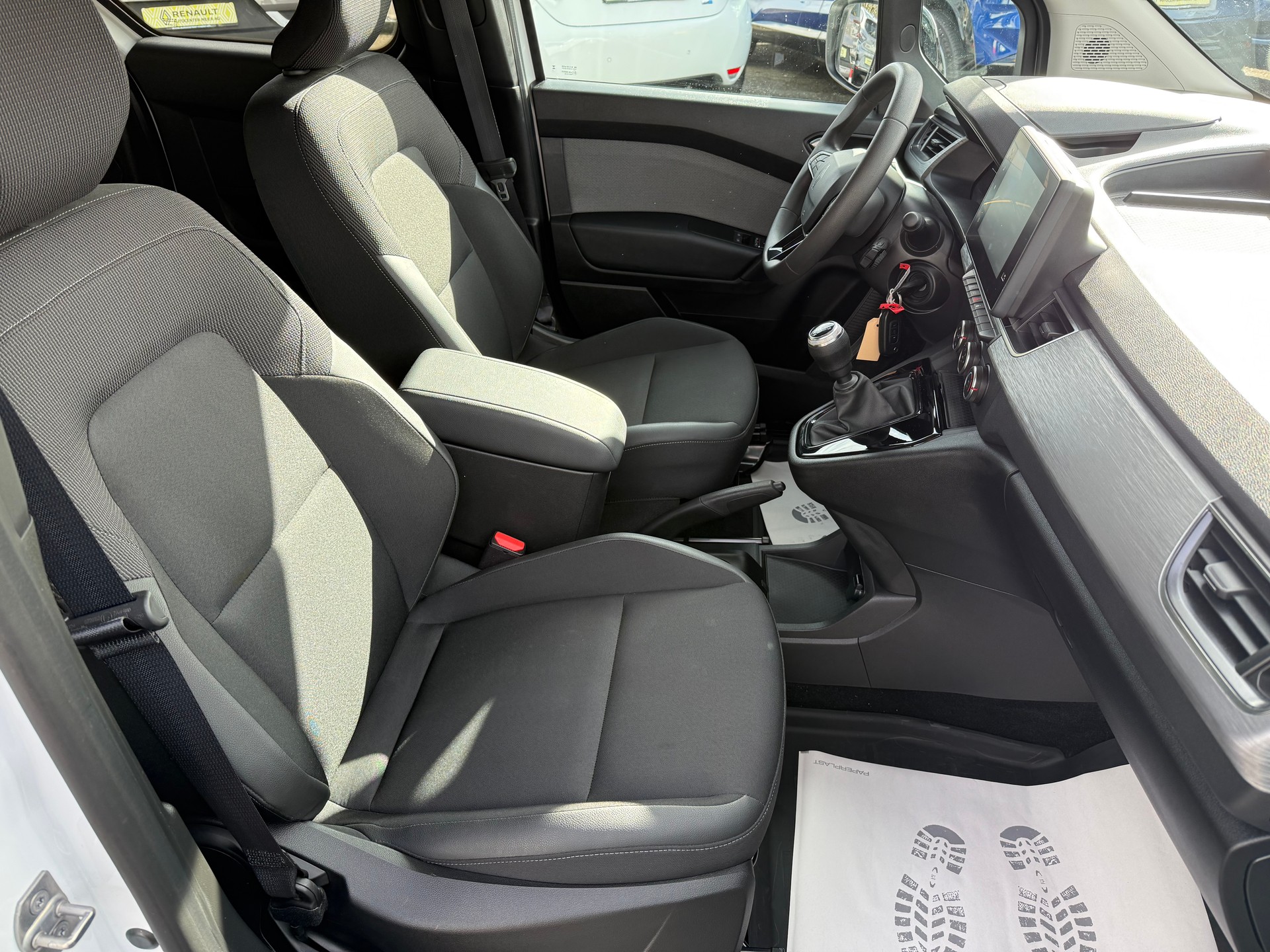 RENAULT Kangoo 1.3 TCe 100 PF Equilibre-image-10