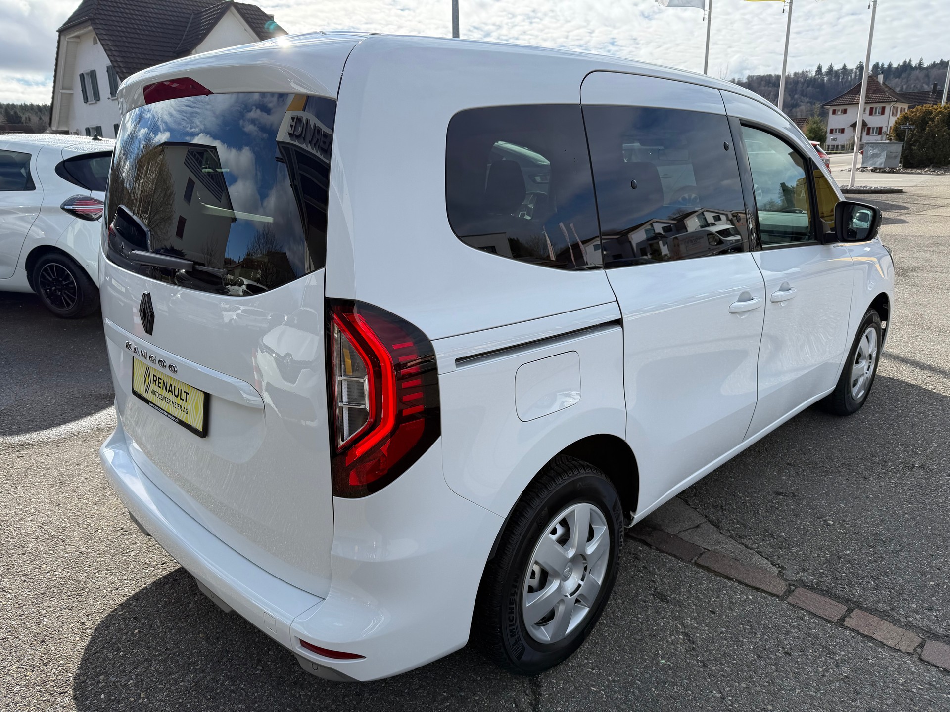 RENAULT Kangoo 1.3 TCe 100 PF Equilibre-image-5