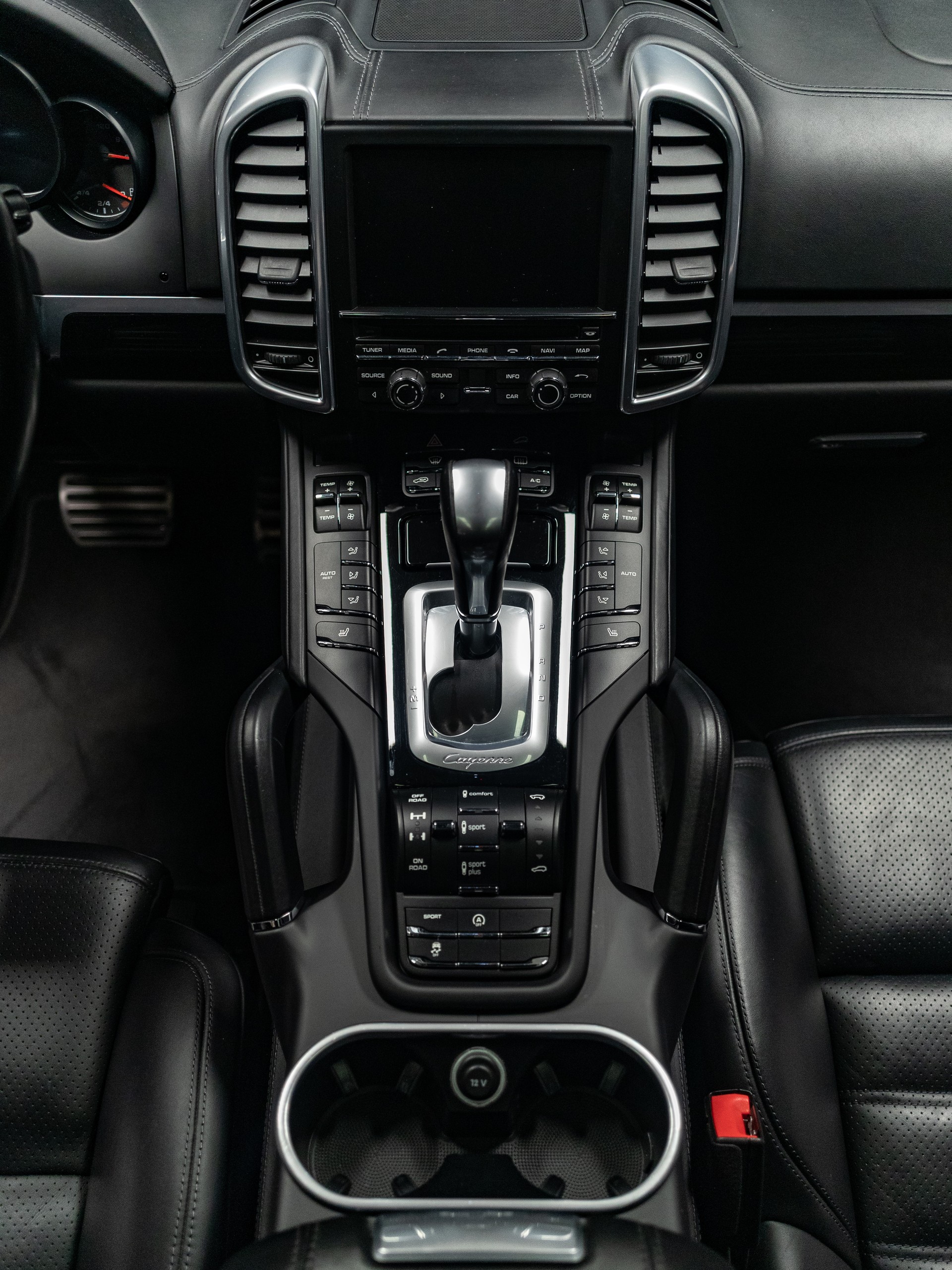 PORSCHE Cayenne S Diesel-image-19