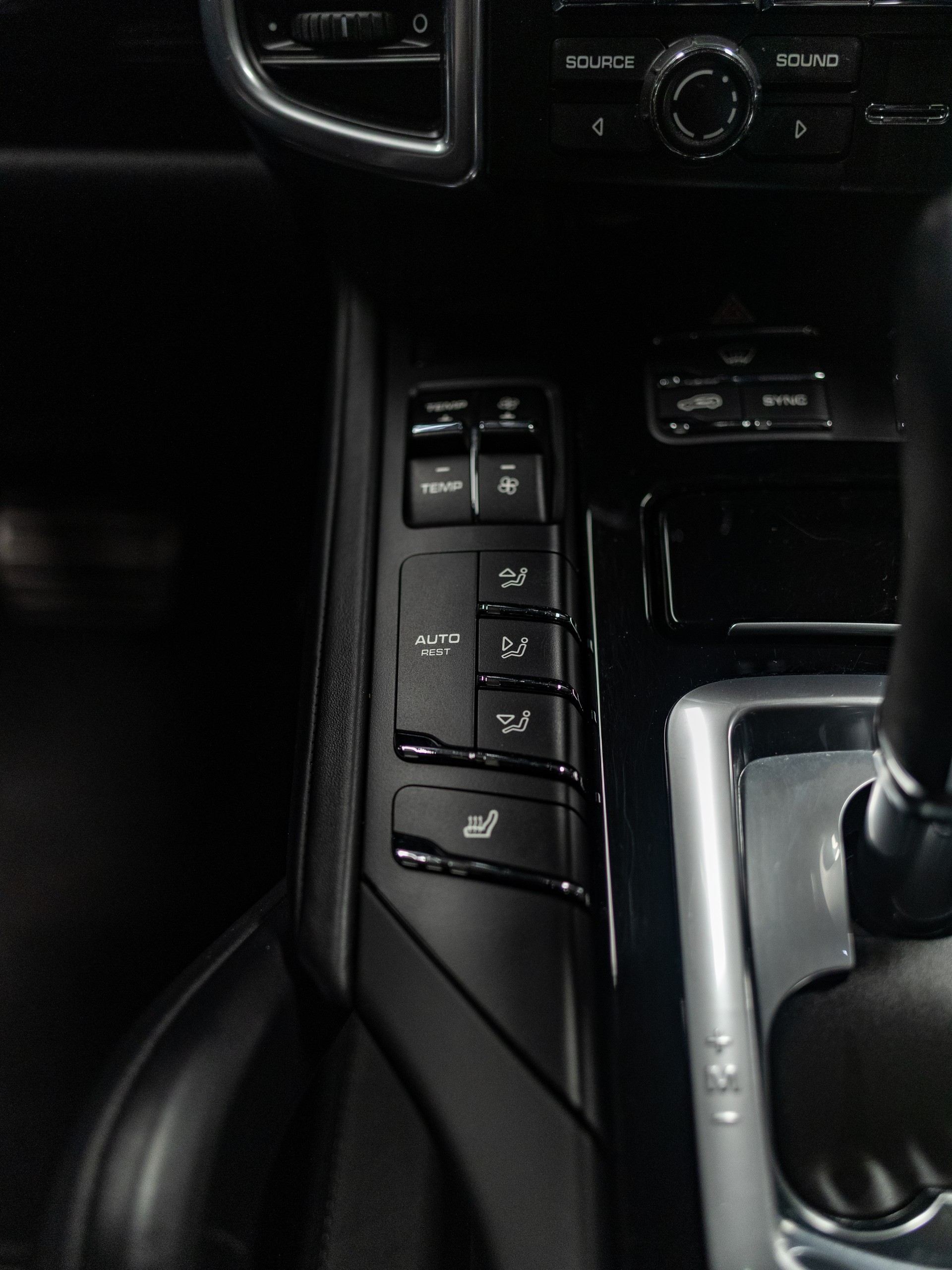 PORSCHE Cayenne S Diesel-image-29