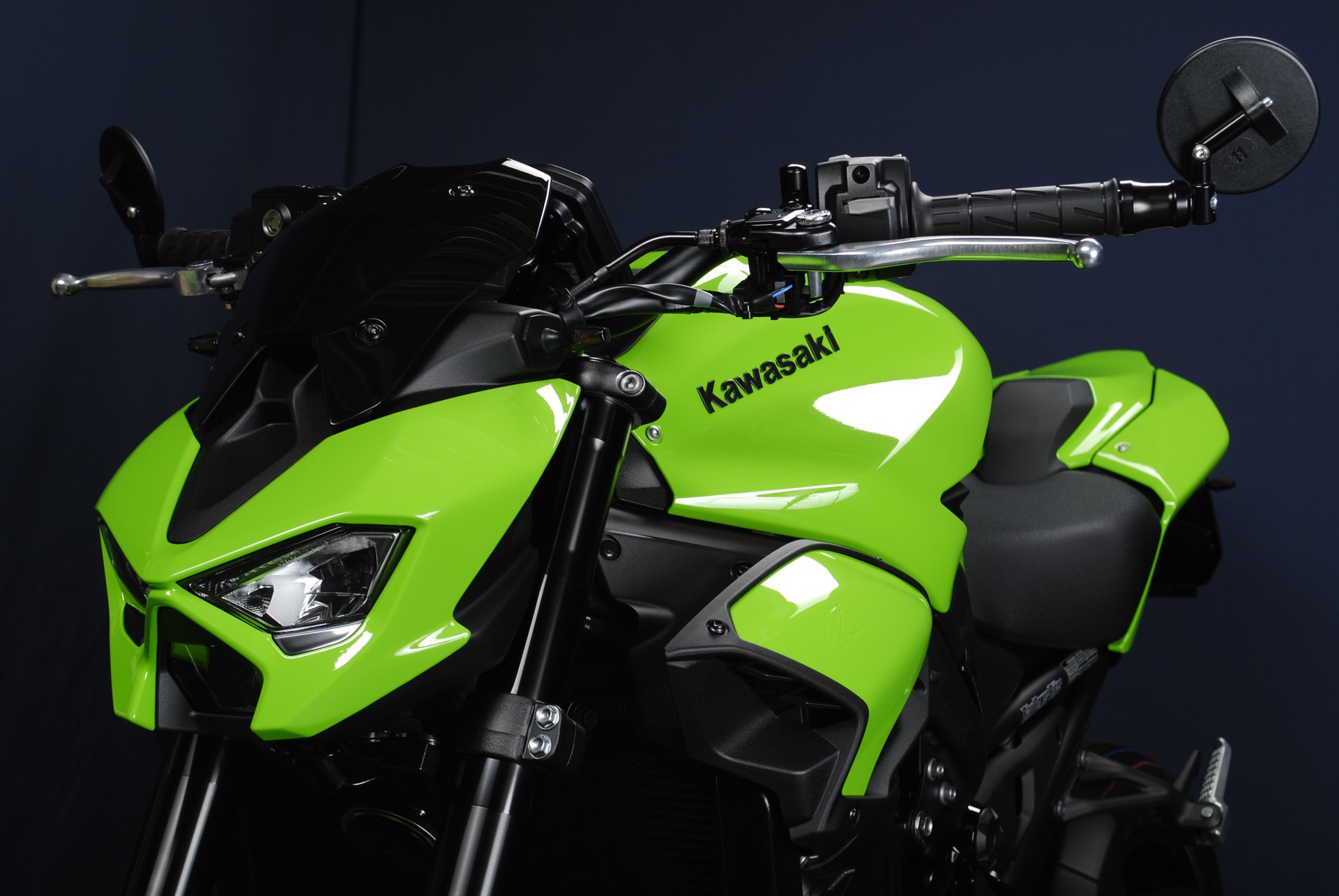 KAWASAKI Z 900 (70kW) MY26 - Sonderumbau Racing green-image-8