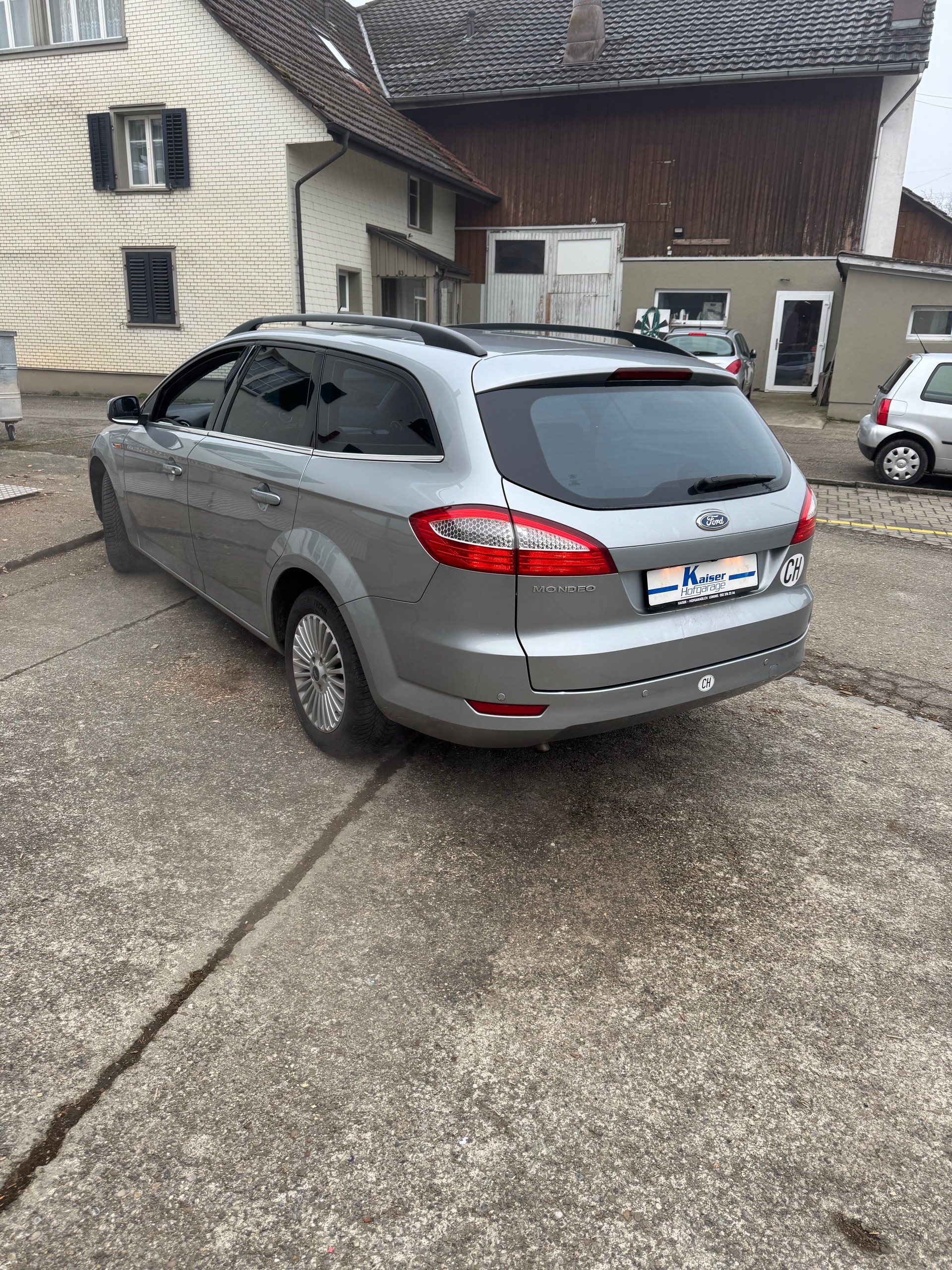 FORD Mondeo 2.0i 16V Titanium-image-1
