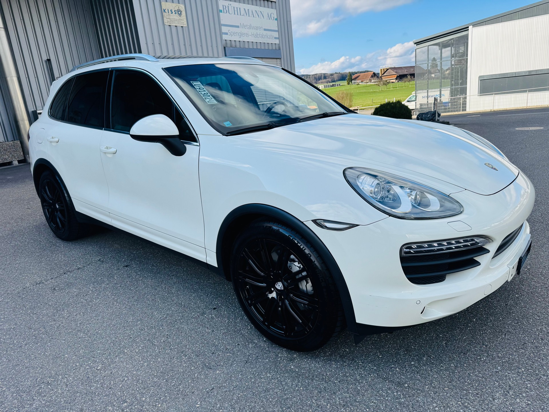 PORSCHE Cayenne S-image-11