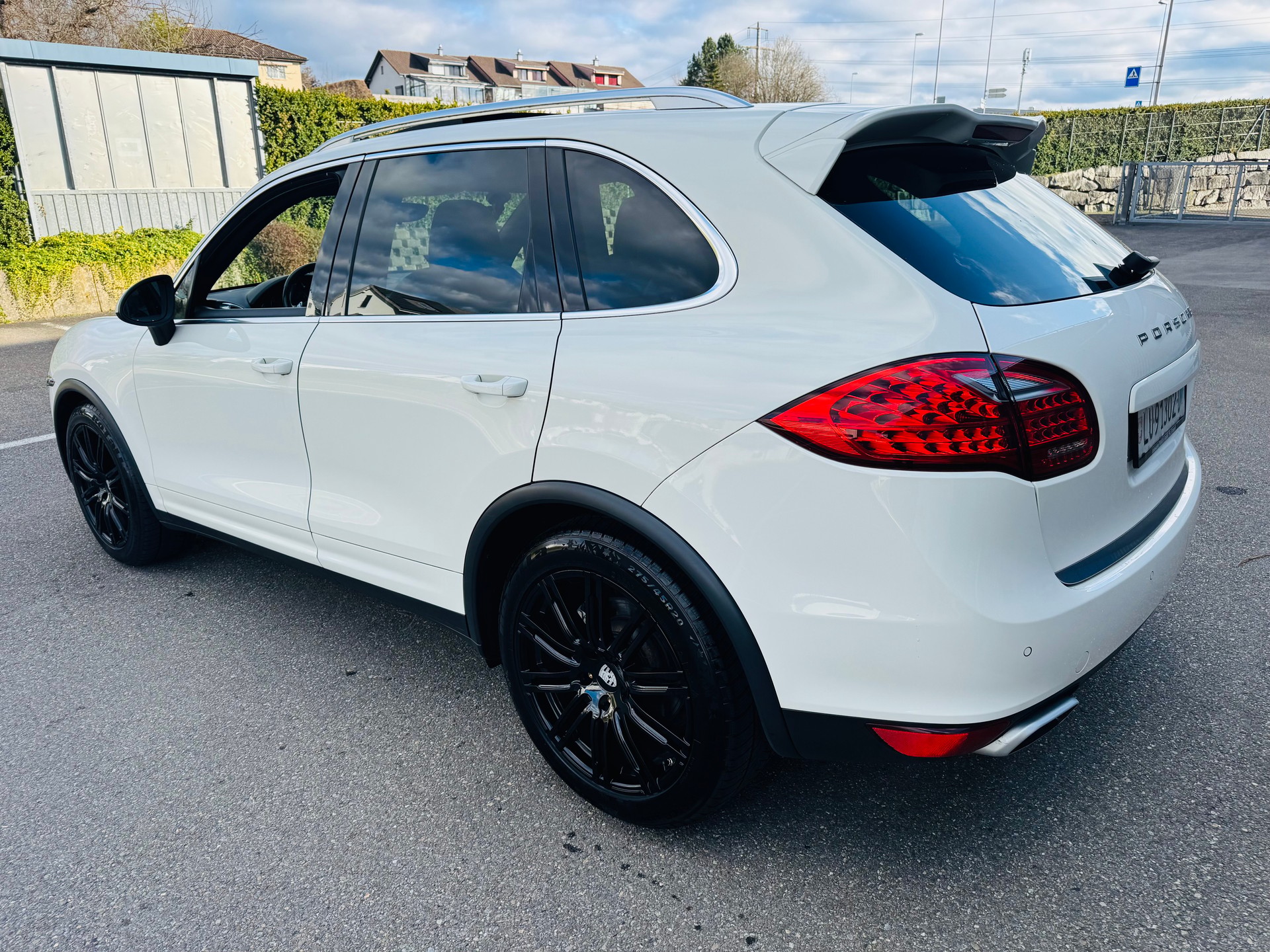 PORSCHE Cayenne S-image-13