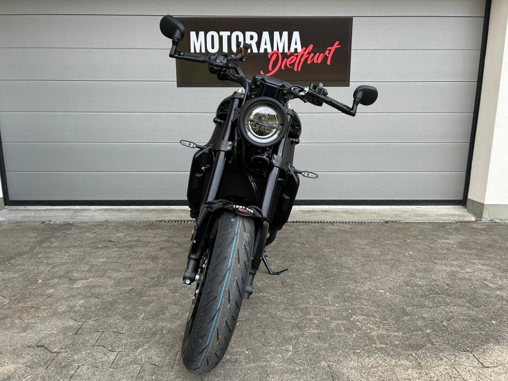 YAMAHA XSR 900-image-4