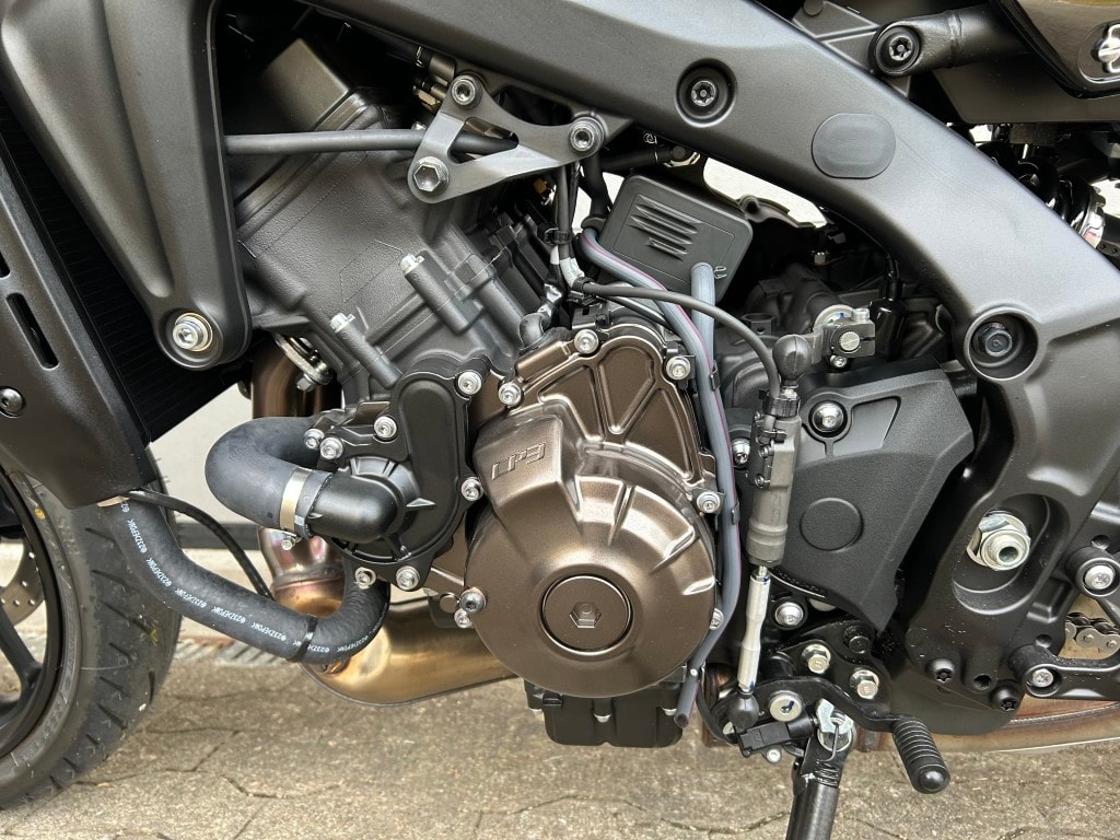 YAMAHA XSR 900-image-6