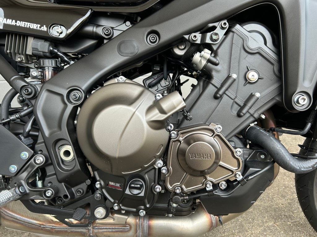 YAMAHA XSR 900-image-7