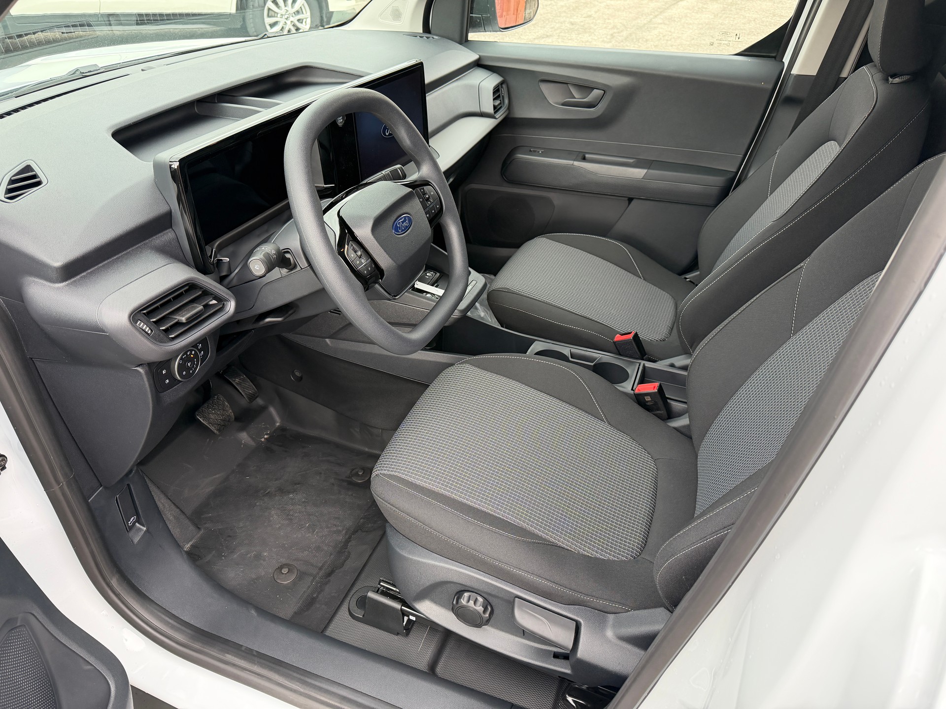 FORD E-Transit⚡ Courier Van Trend 🔋 60 Monate Garantie-image-8