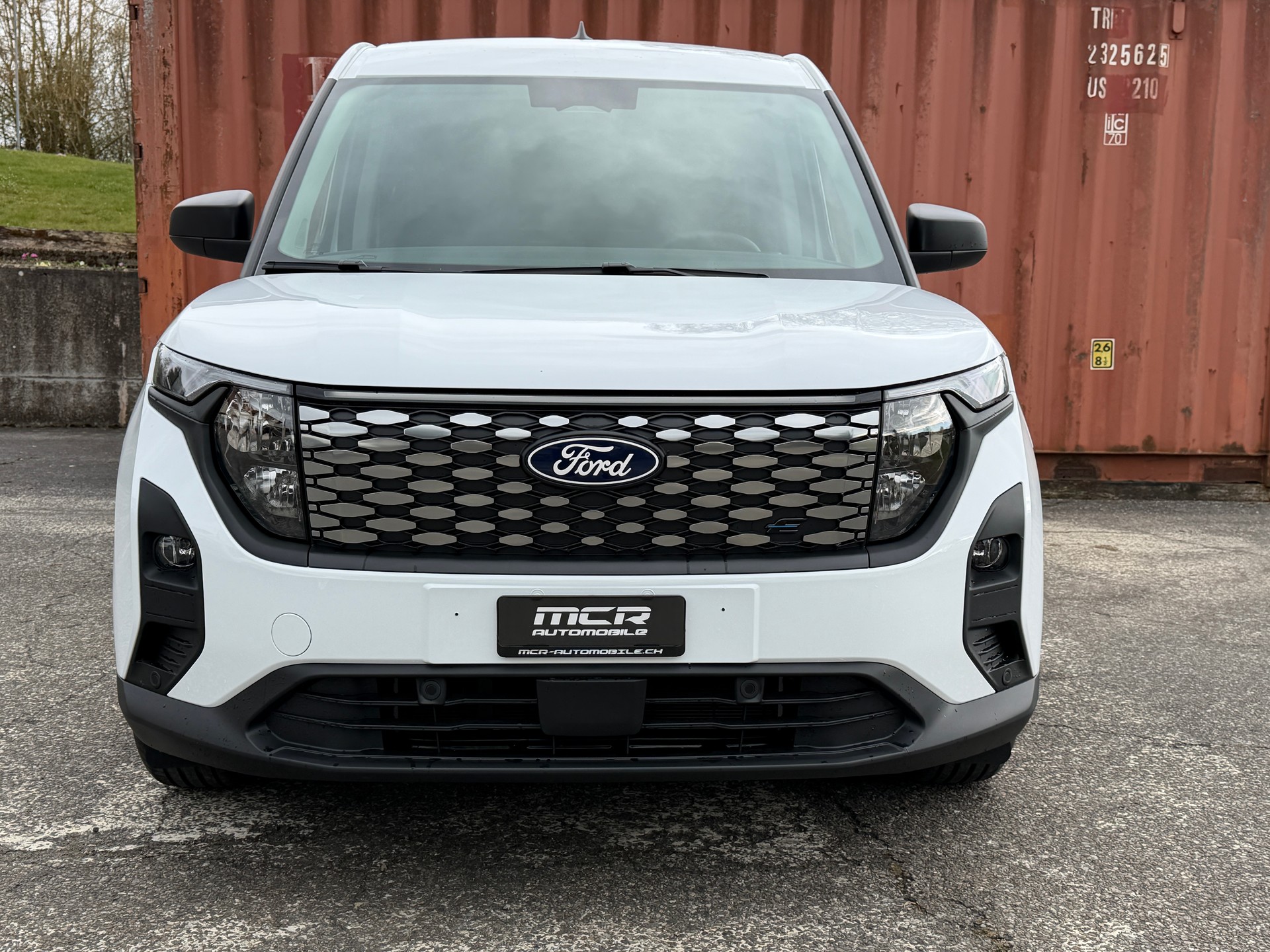 FORD E-Transit⚡ Courier Van Trend 🔋 60 Monate Garantie-showroom-element-3