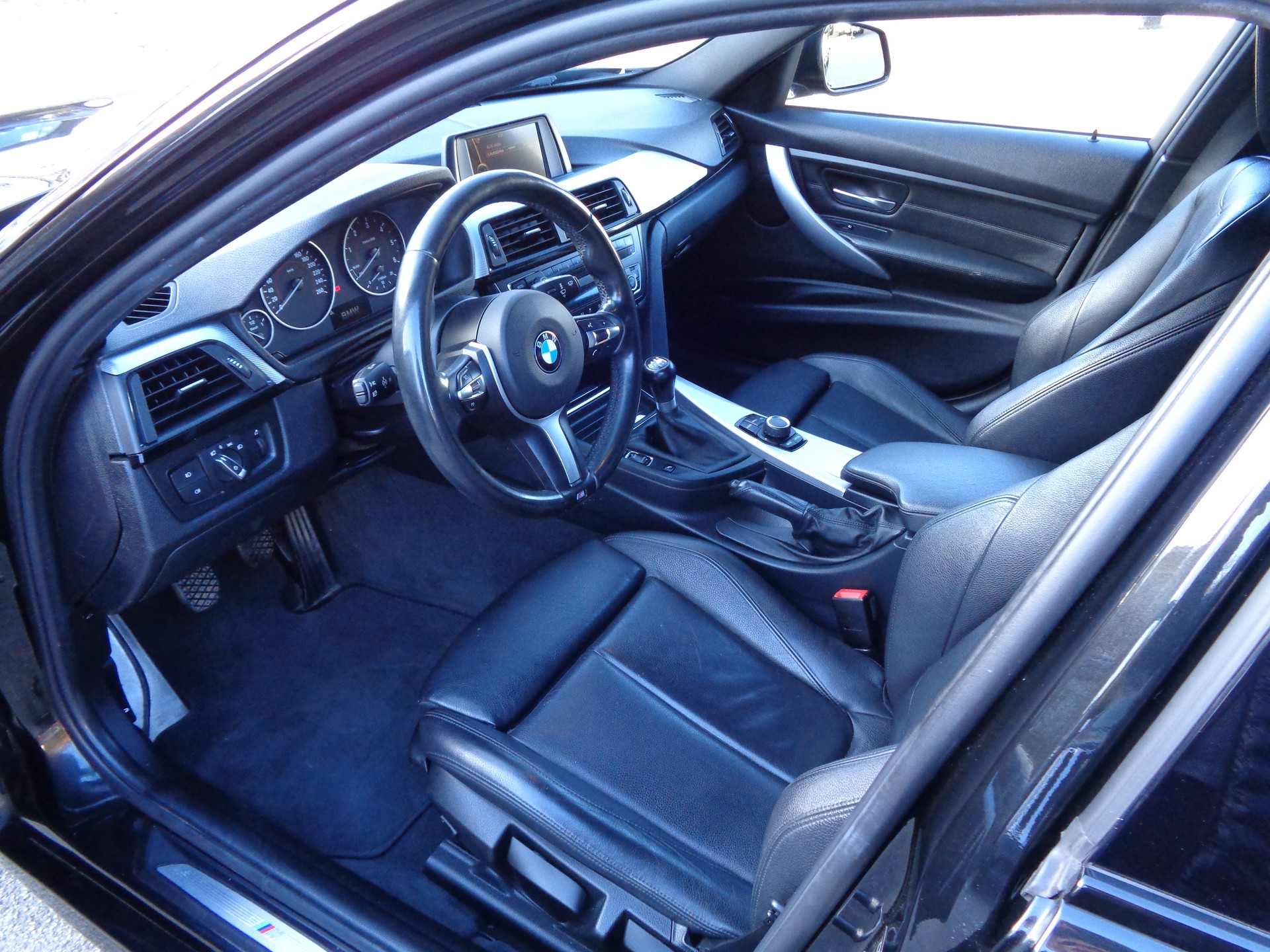 BMW 320d Touring-image-7