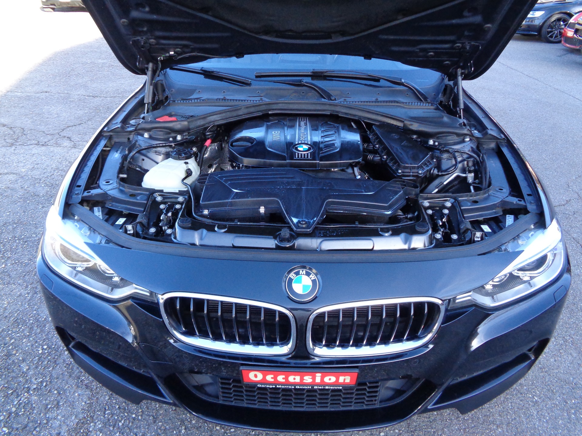 BMW 320d Touring-image-12