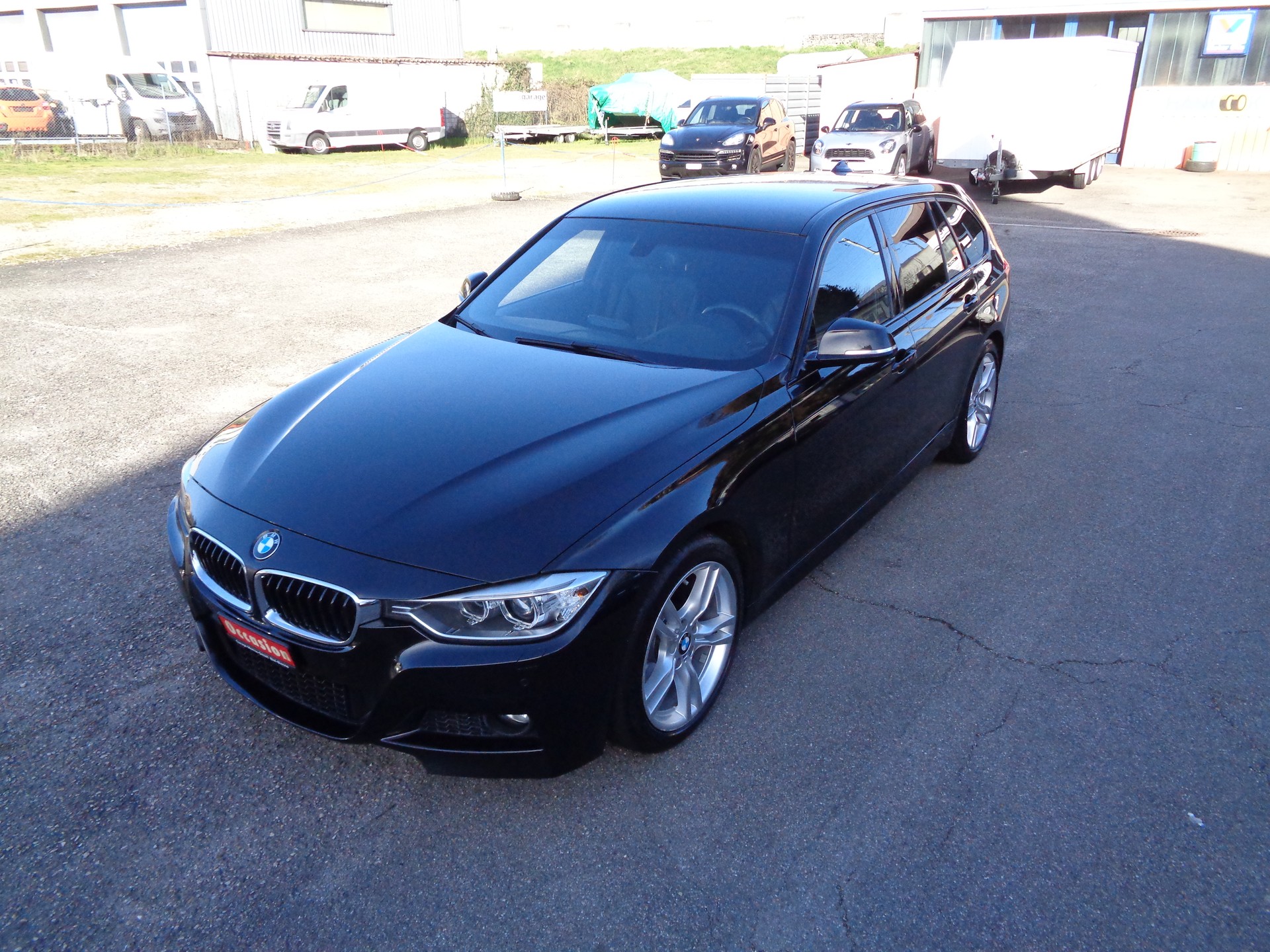 BMW 320d Touring-image-14