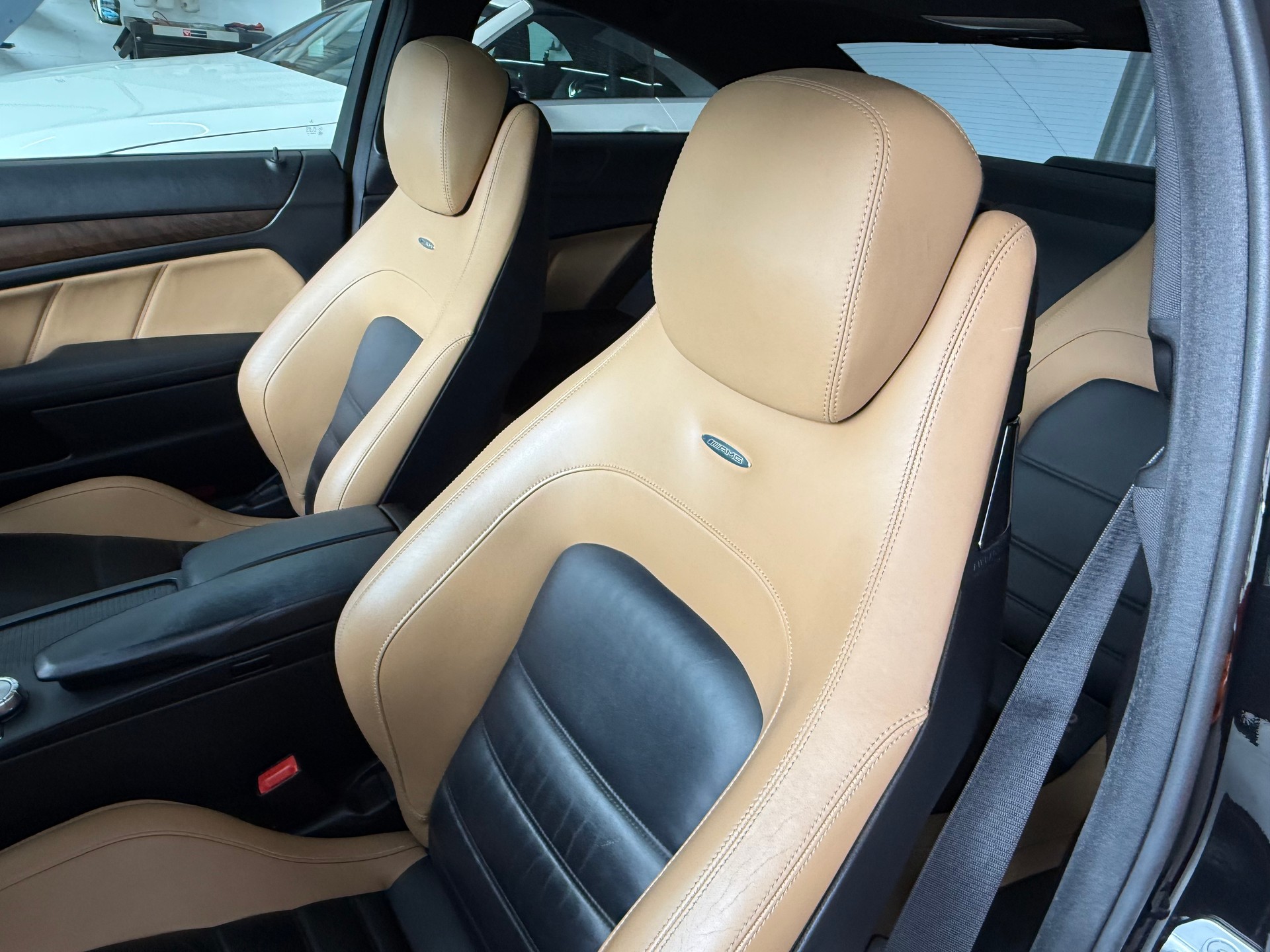 MERCEDES-BENZ C 63 AMG-image-5