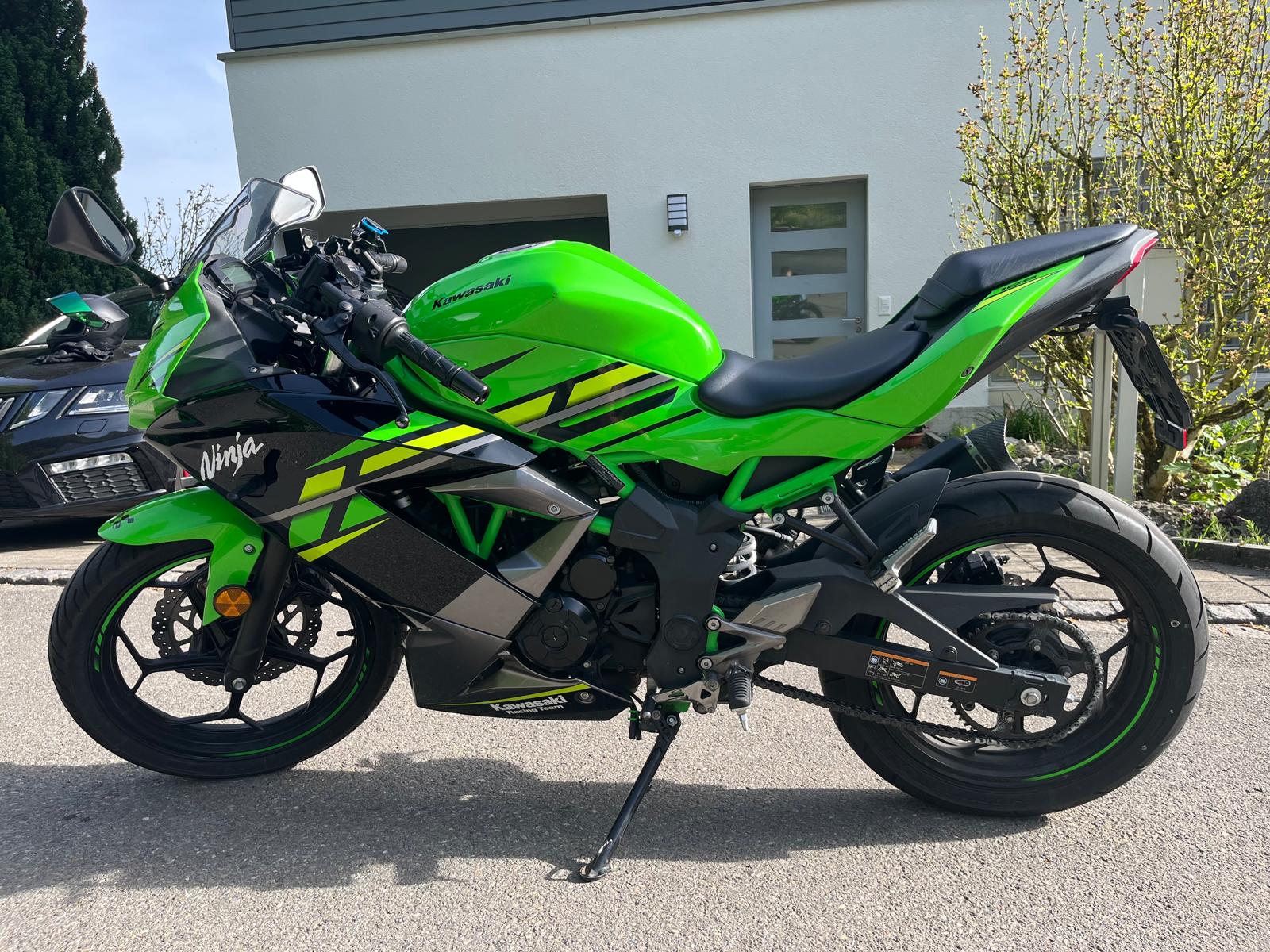 KAWASAKI Ninja 125 ABS-image-2