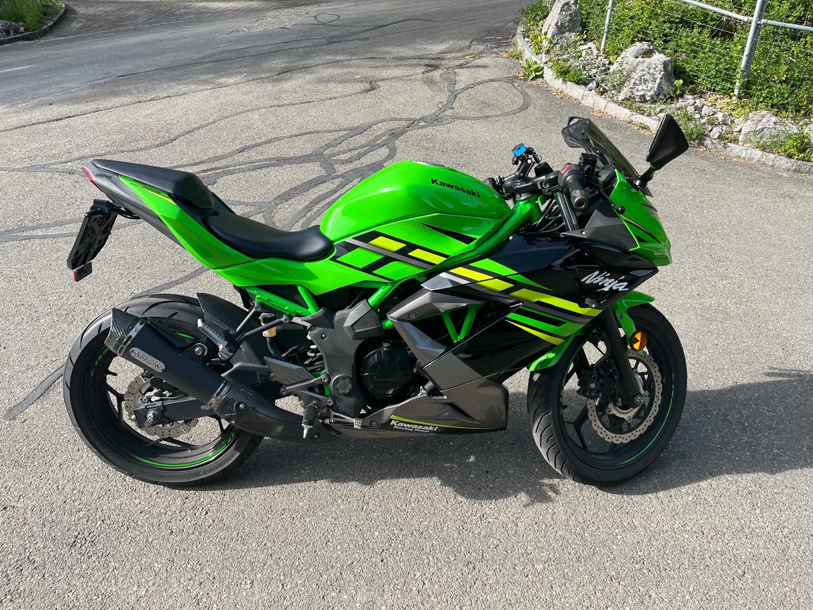 KAWASAKI Ninja 125 ABS-image-1