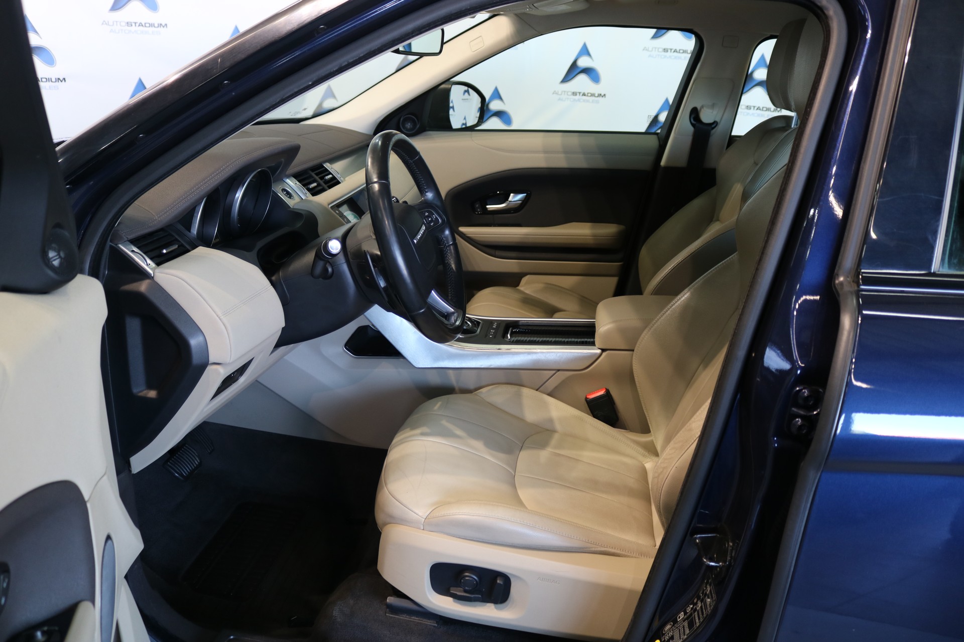 LAND ROVER Range Rover Evoque 2.0 TD4 HSE Dynamic AT9-showroom-element-2