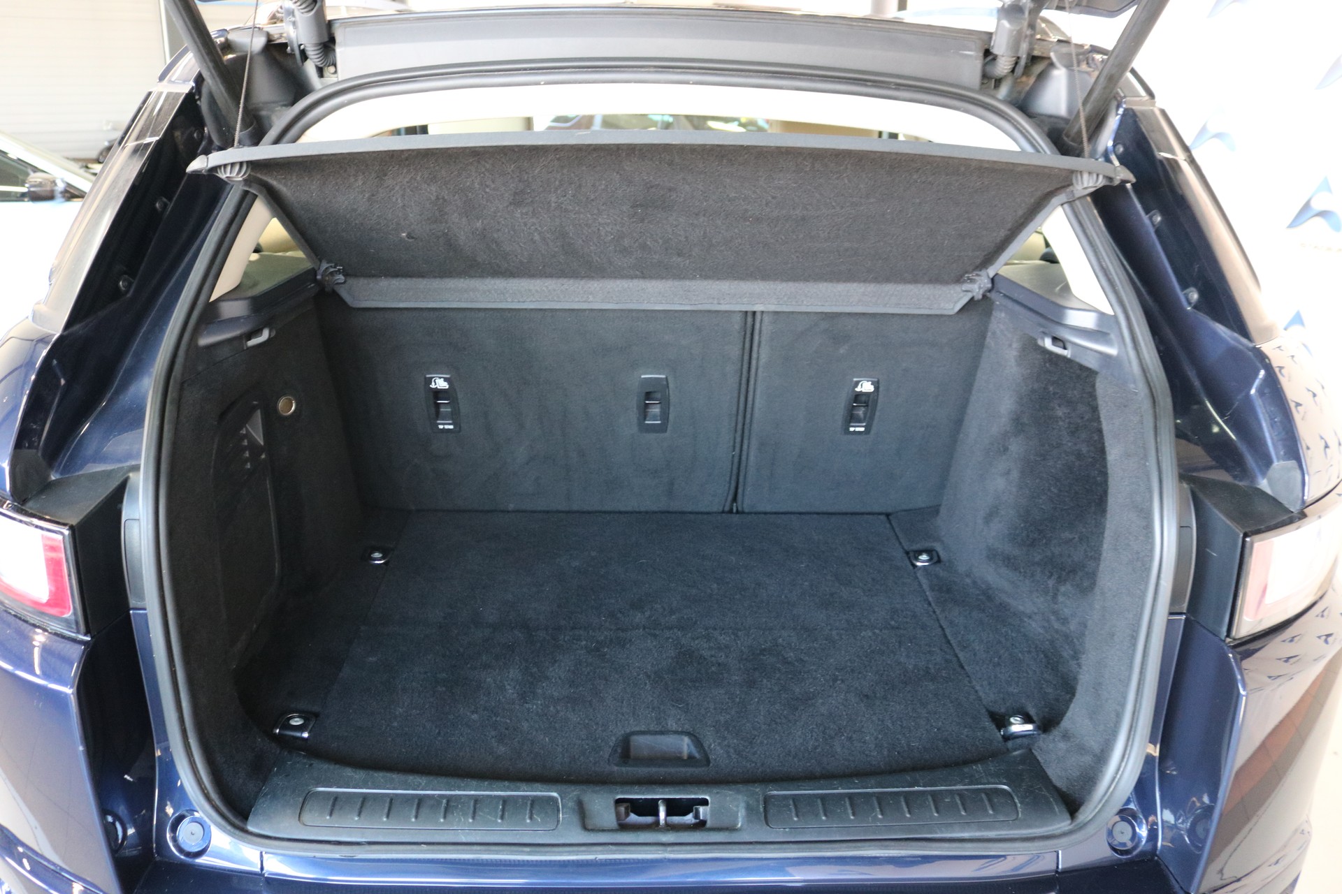 LAND ROVER Range Rover Evoque 2.0 TD4 HSE Dynamic AT9-image-4