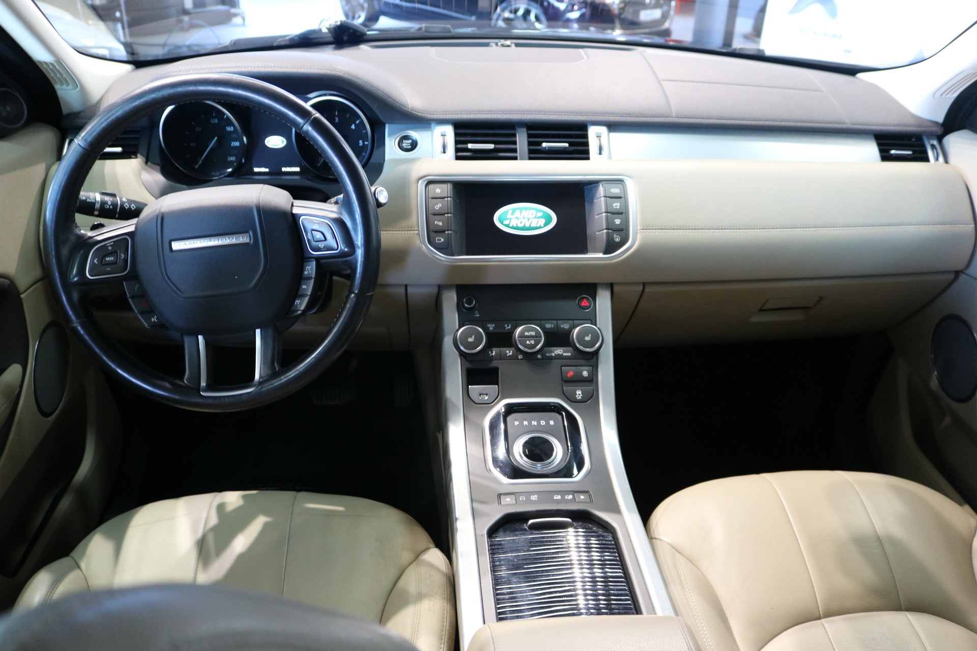 LAND ROVER Range Rover Evoque 2.0 TD4 HSE Dynamic AT9-showroom-element-1