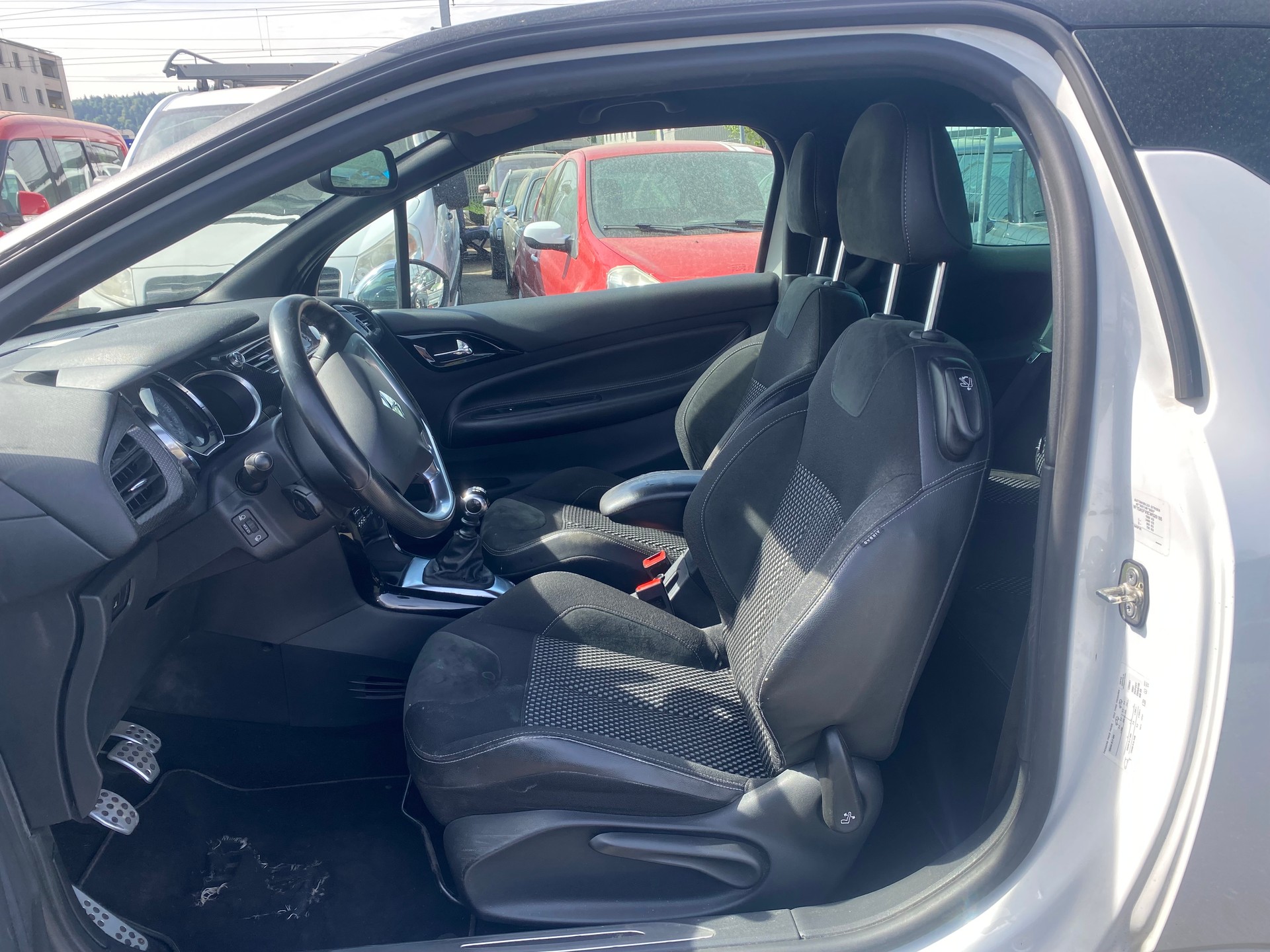 DS AUTOMOBILES DS3 1.6 THP Sport Chic-image-9