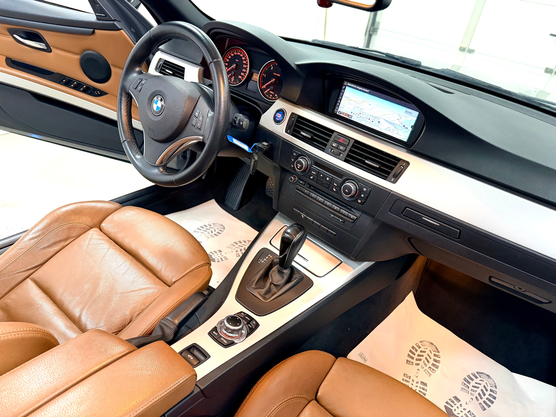 BMW 325d Cabriolet Steptronic-image-11