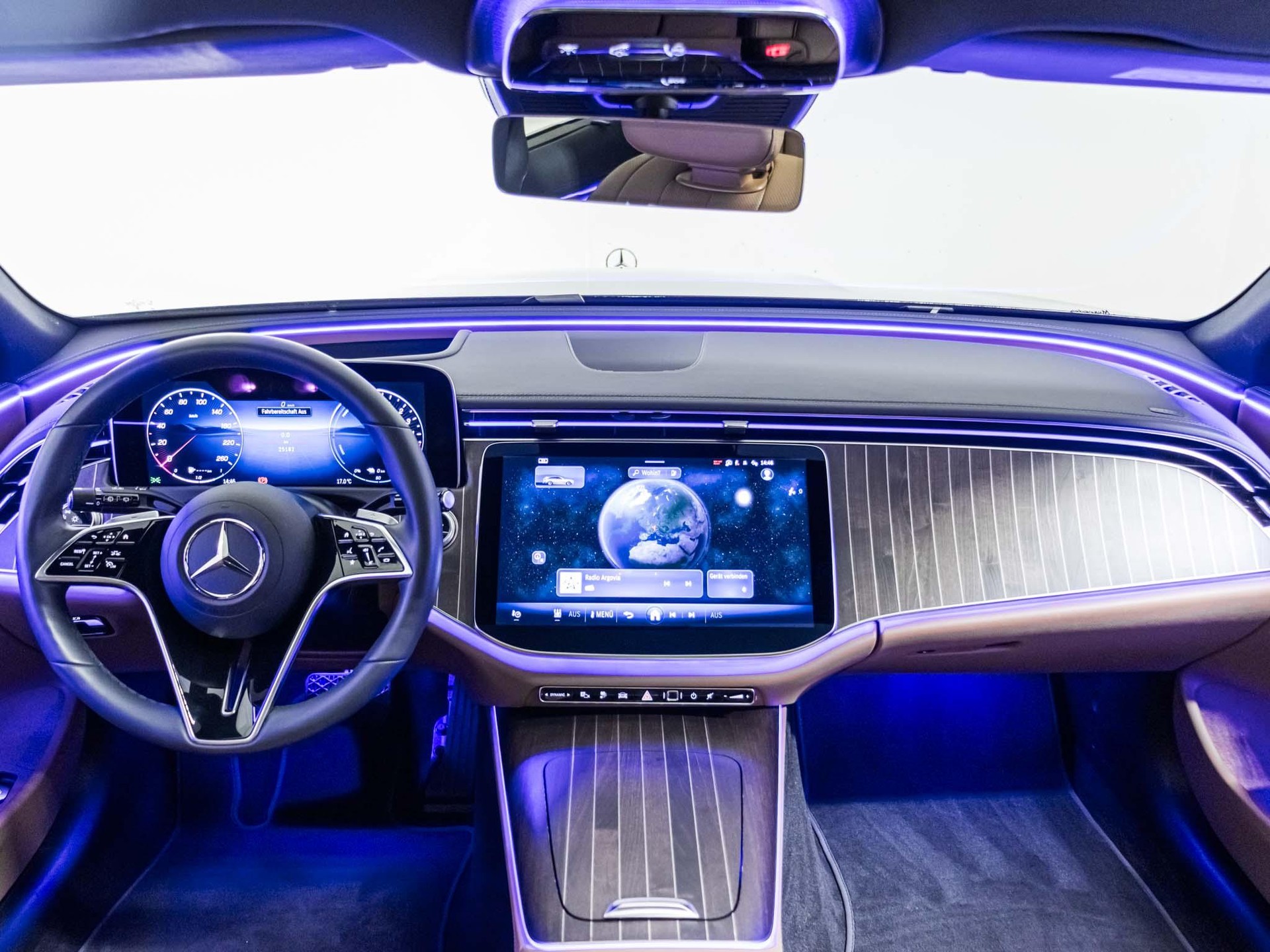 MERCEDES-BENZ E 300 de 4MATIC T-Modell-image-11