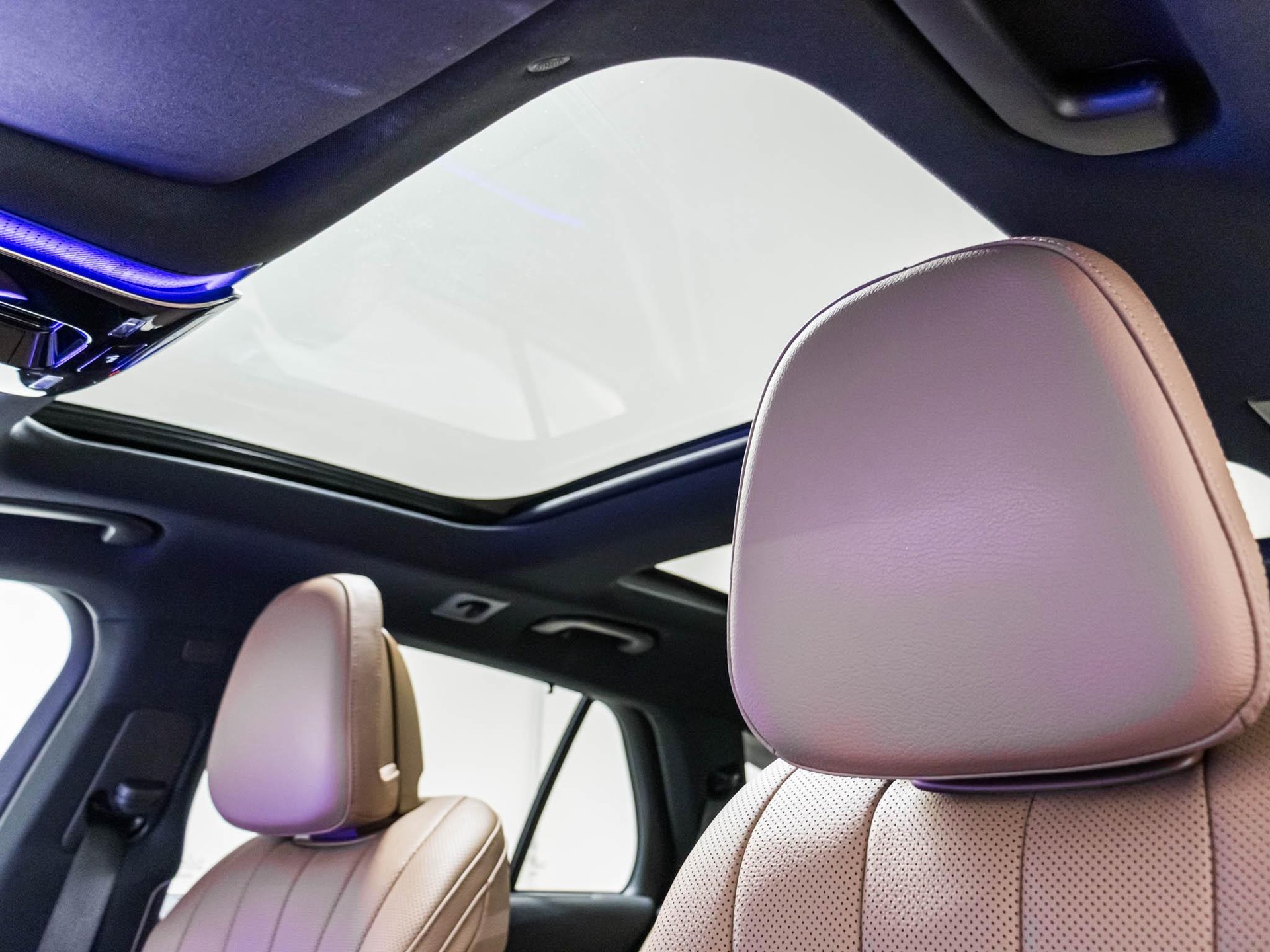 MERCEDES-BENZ E 300 de 4MATIC T-Modell-image-8