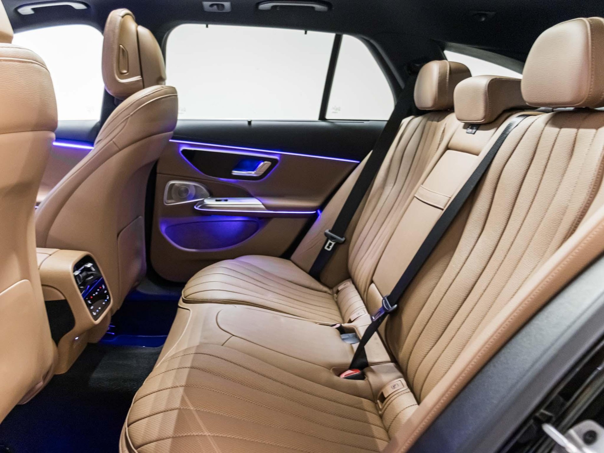 MERCEDES-BENZ E 300 de 4MATIC T-Modell-image-7