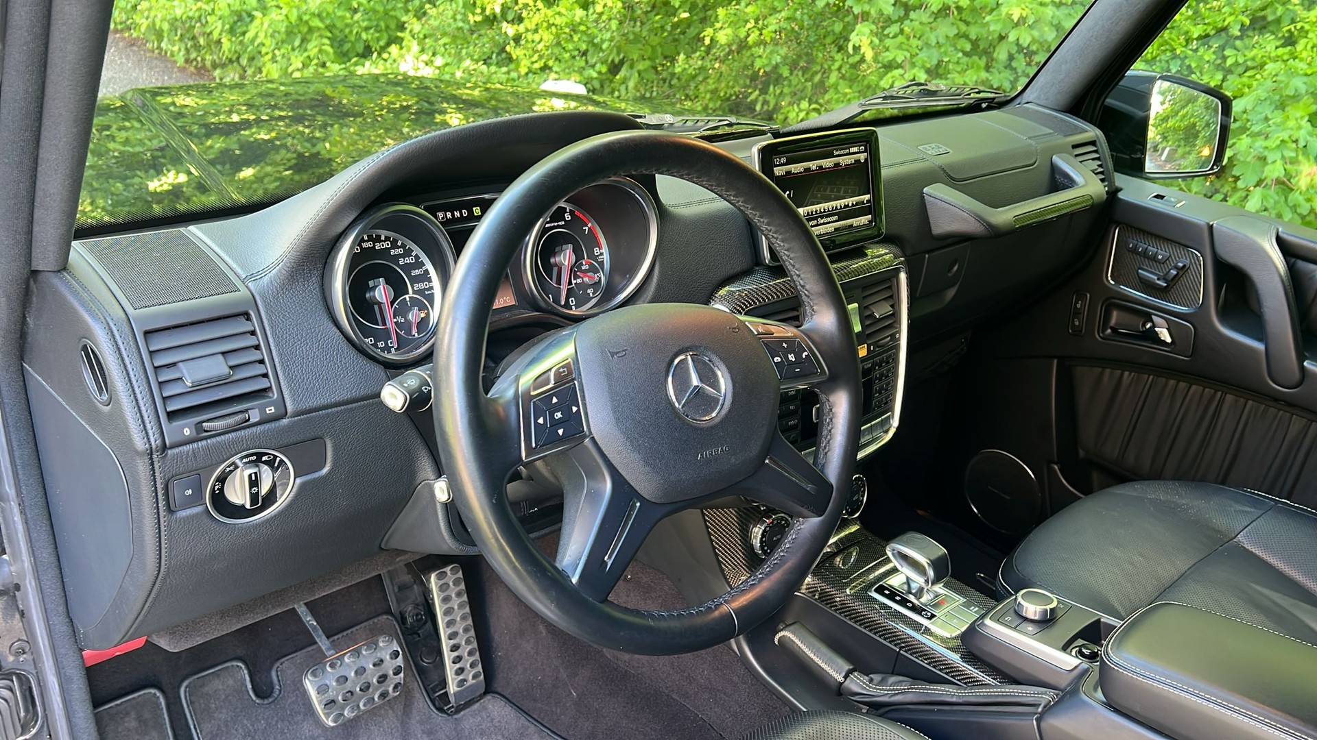 MERCEDES-BENZ G 63 AMG Automatic-image-10