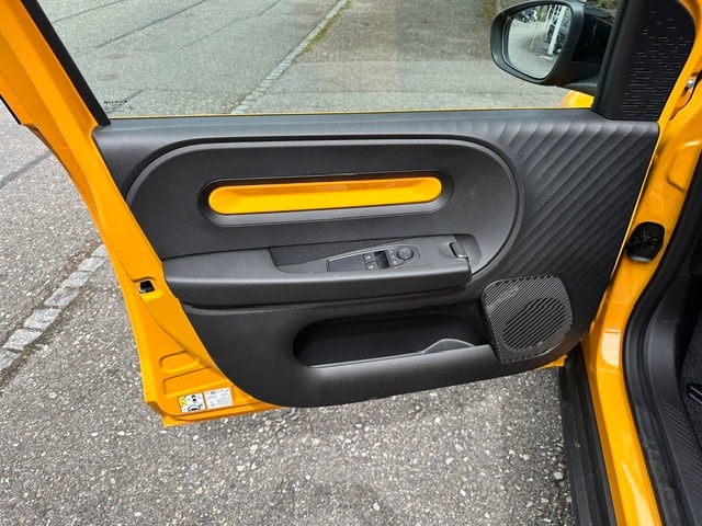 RENAULT Twingo E-Tech 27kWh Techno-image-18