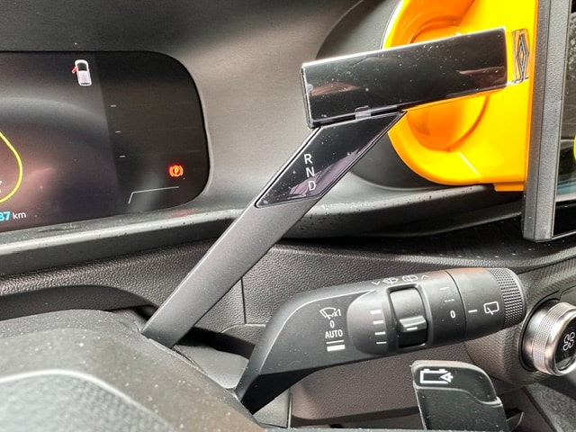 RENAULT Twingo E-Tech 27kWh Techno-image-24