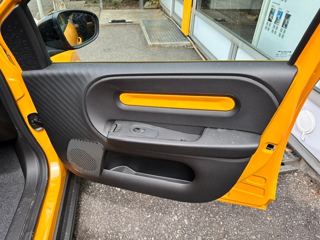 RENAULT Twingo E-Tech 27kWh Techno-image-13
