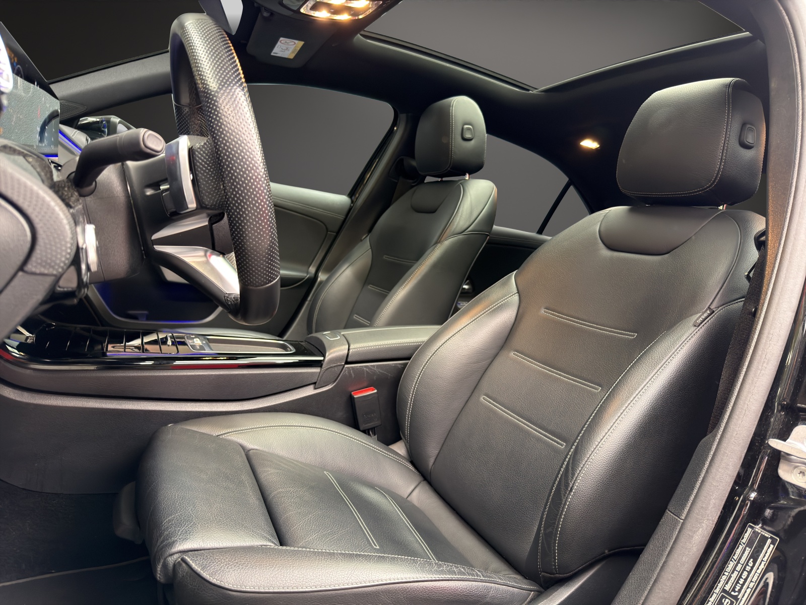 MERCEDES-BENZ A 250 AMG Line 4Matic-image-8