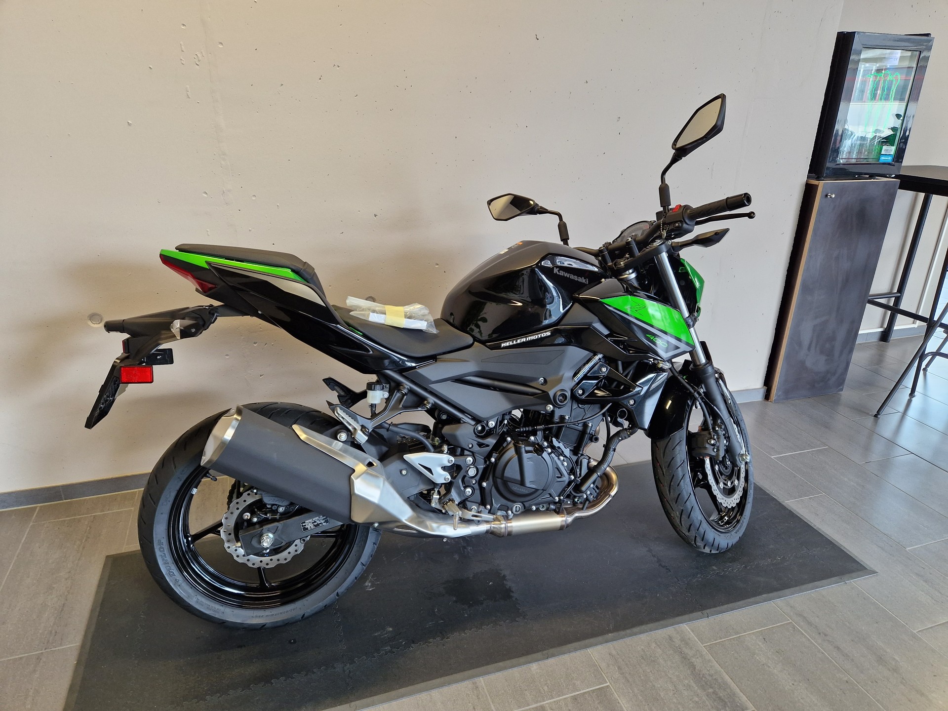 KAWASAKI Z 400-image-3