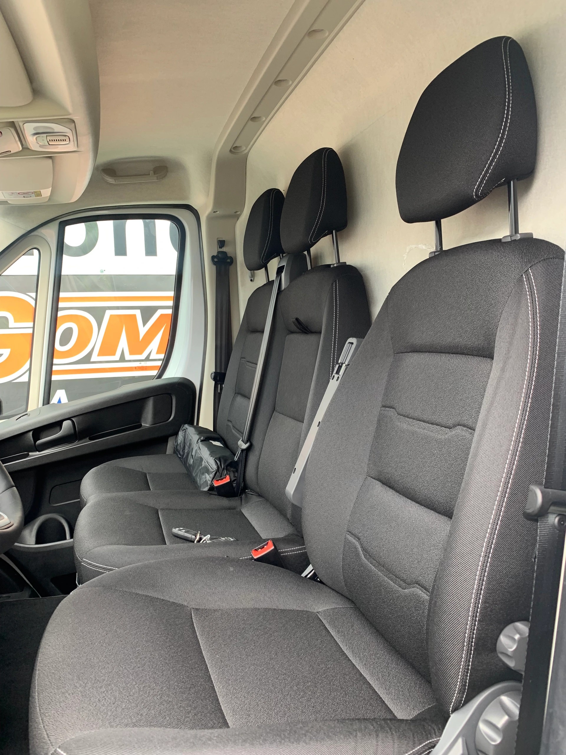 PEUGEOT BOXER 2.2HDi 335 L2H2 EAT8-showroom-element-1